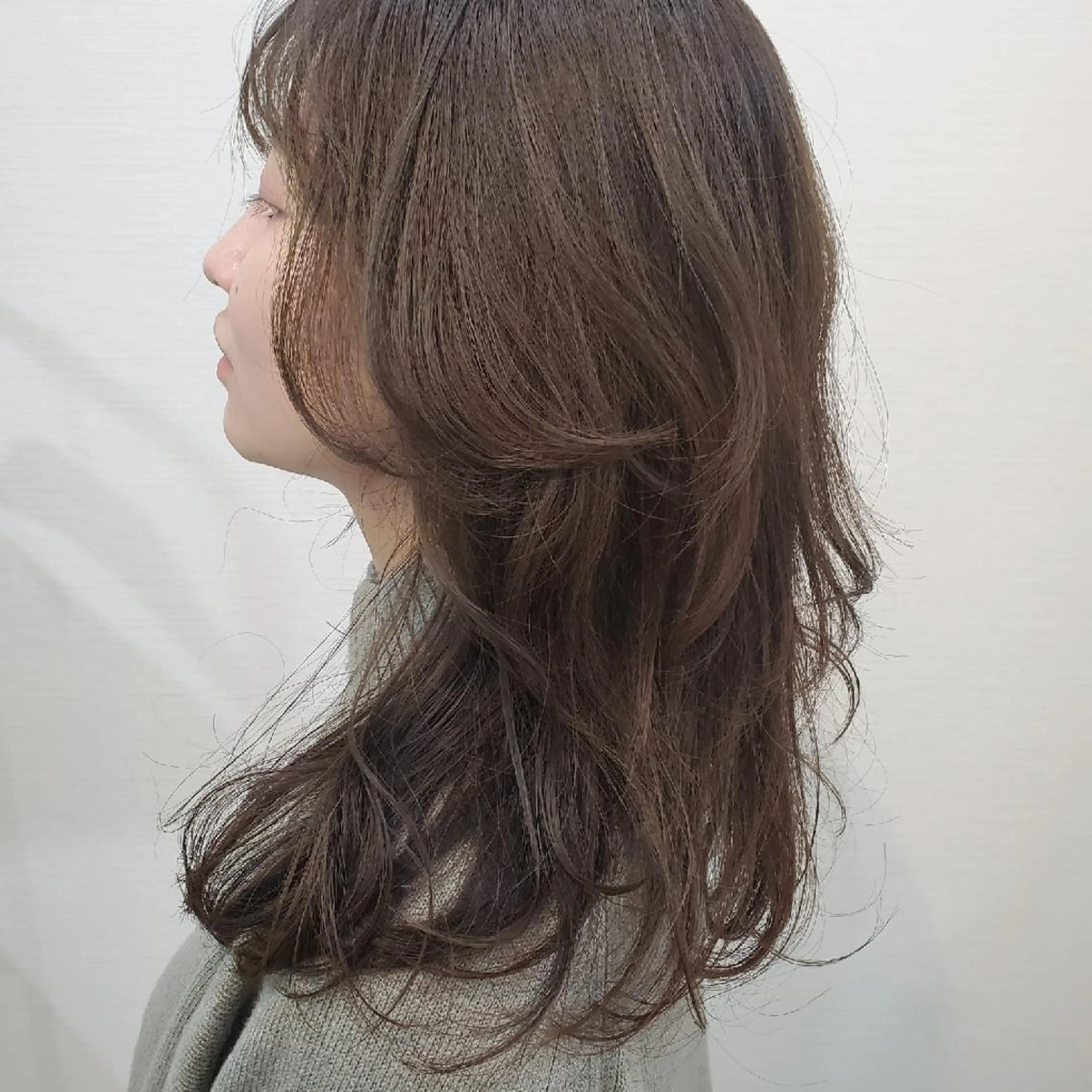 セミロング カラー ハイレイヤー レイヤーカット See by merのマツエク・マツパデザイン