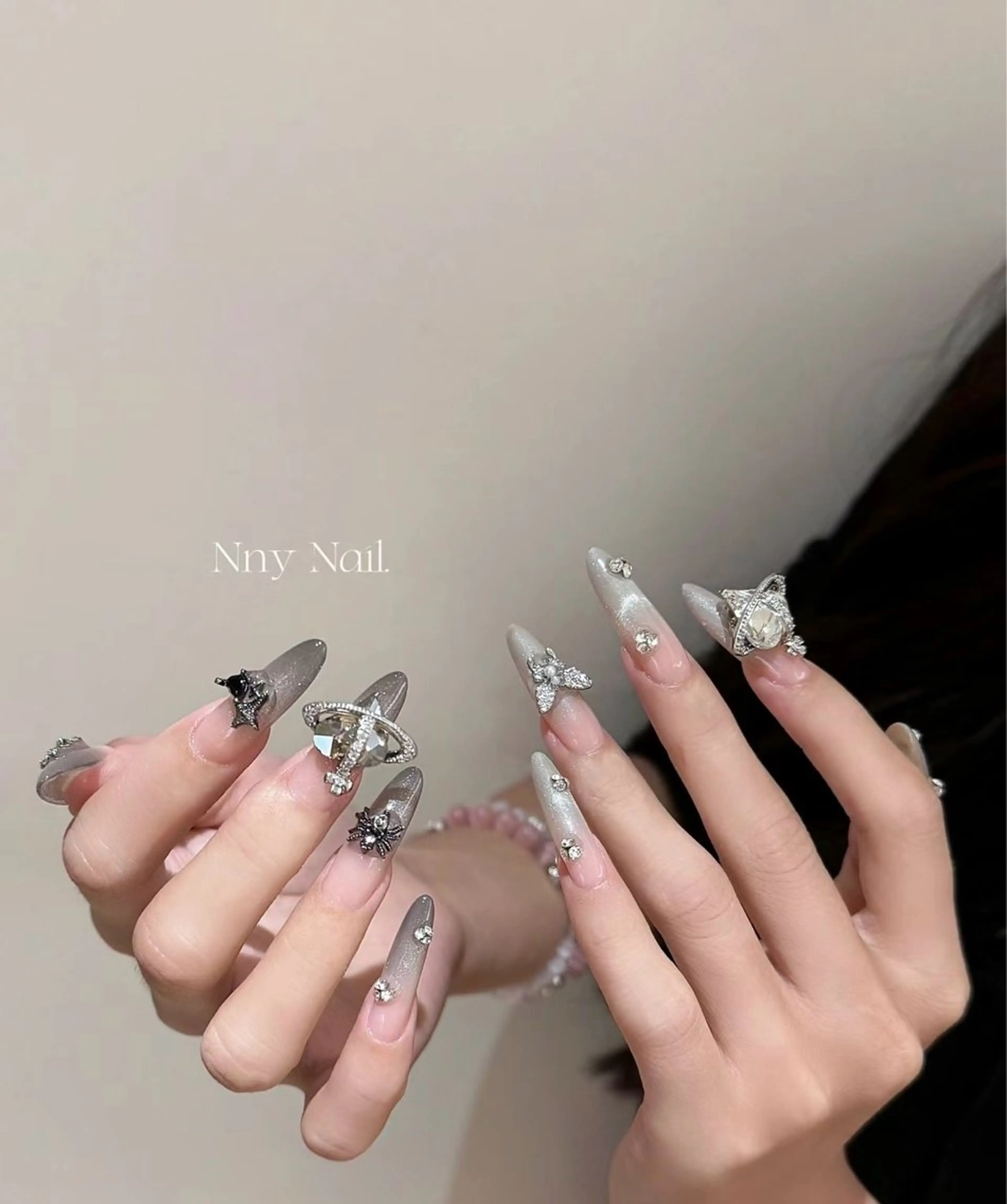 ネイル Hana  NAIL所属・新宿YISInail スカルプ専門店のネイルデザイン