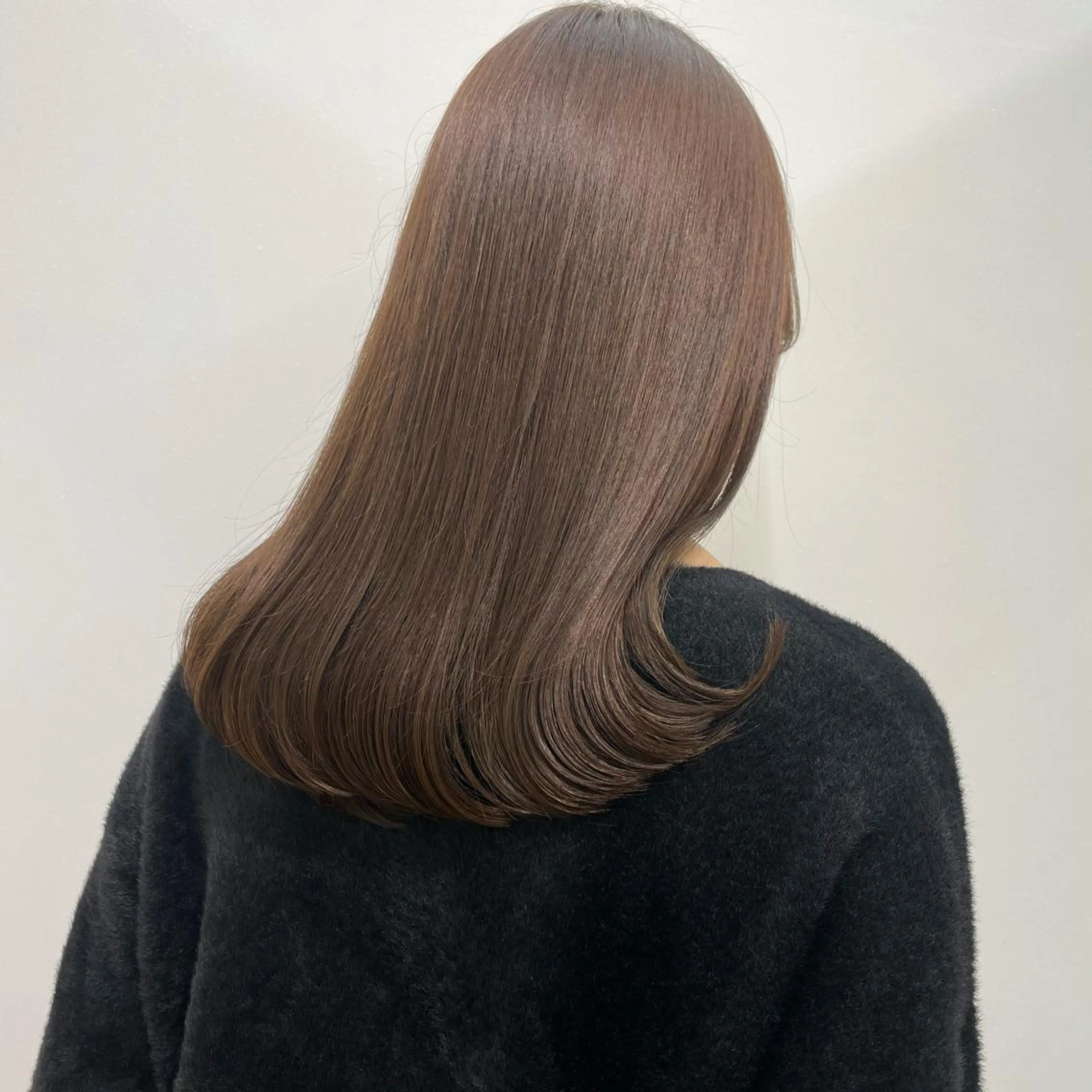 ツヤ髪カラー【頭皮ほぐしシャンプー付き】の写真