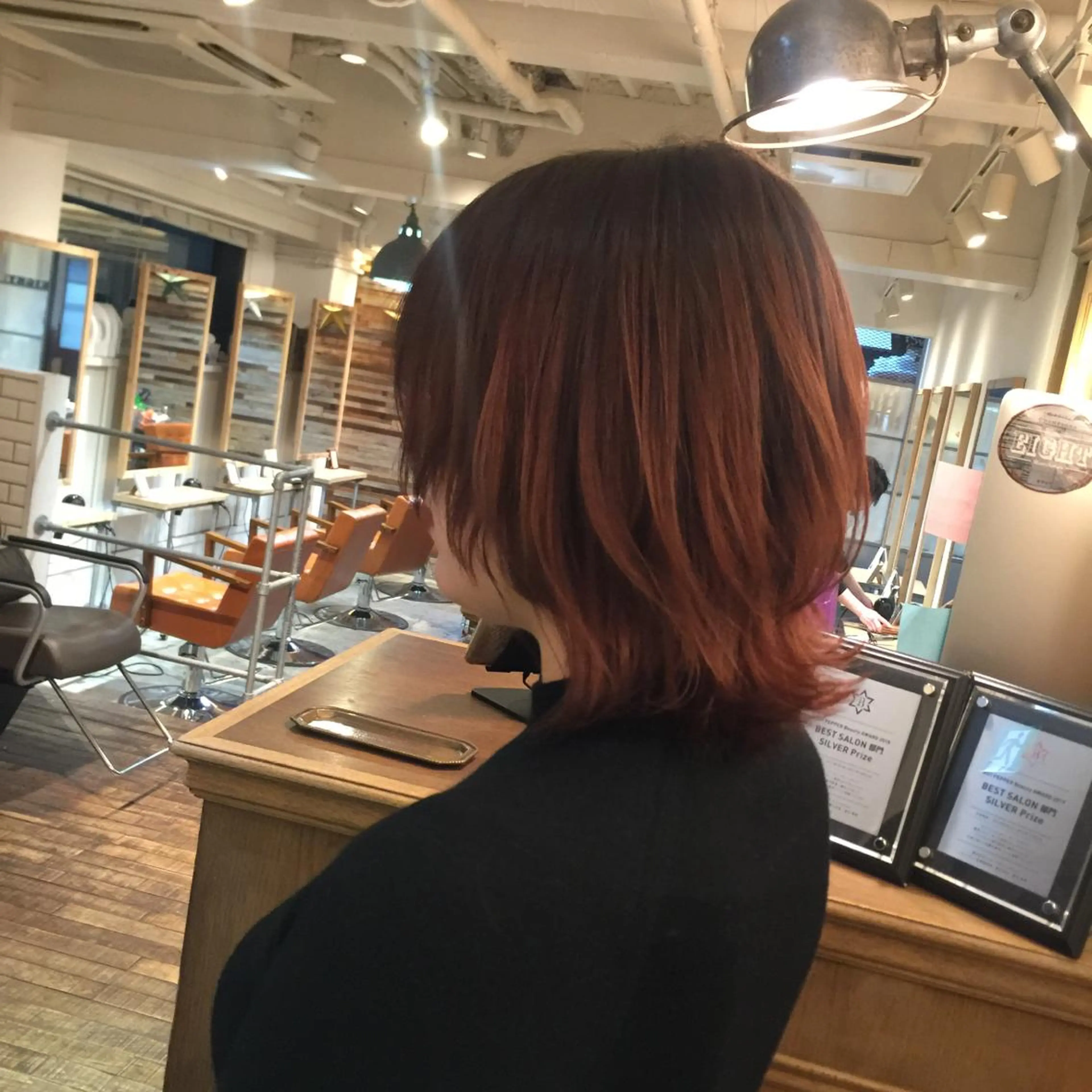 ミディアム ウルフカット ホワイト&レイヤーカ ットエクステ長畠俊輔のヘアスタイル
