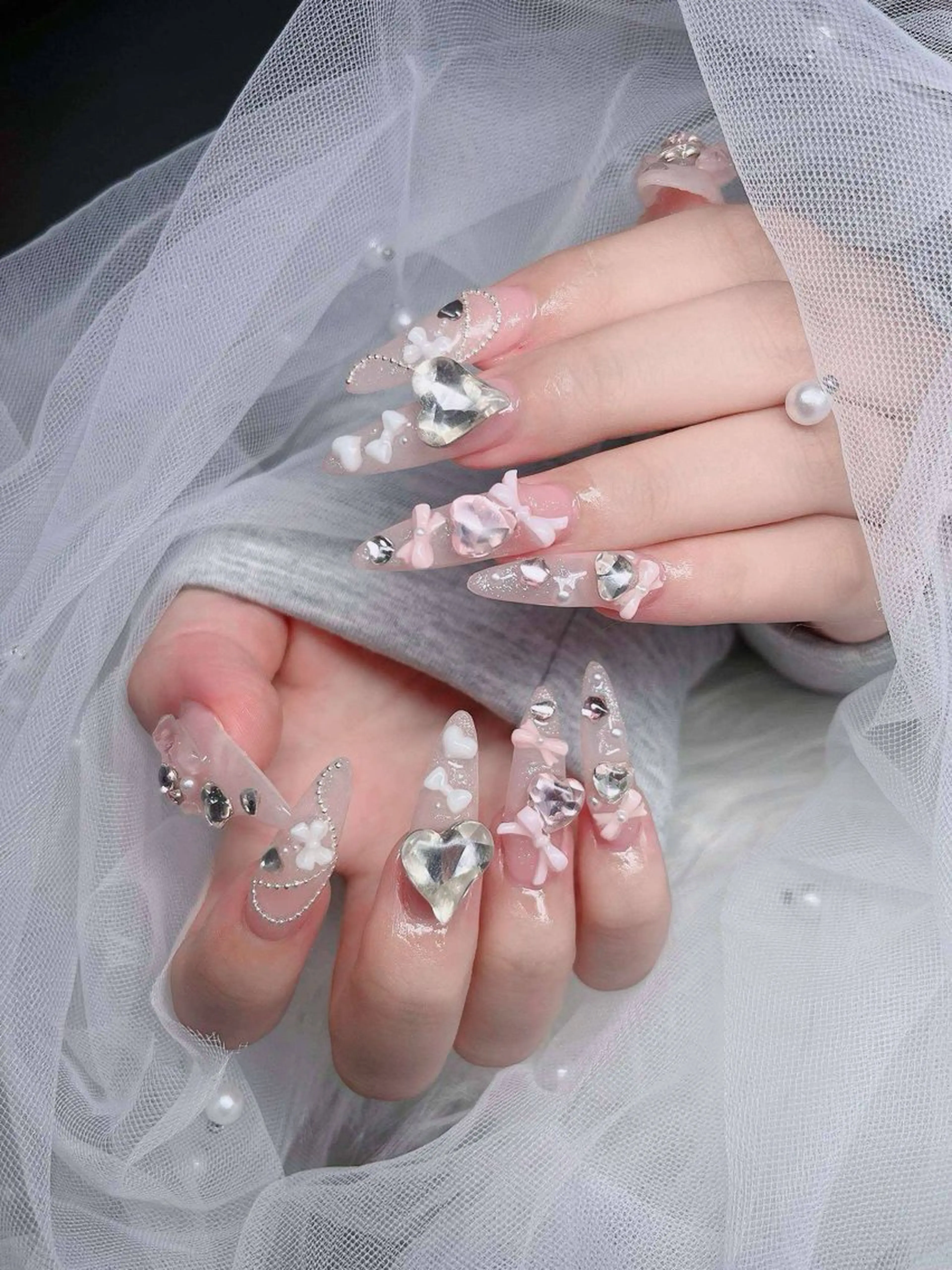 ネイル オーロラネイル フレンチネイル ジェルネイル ハロウィン キラキラネイル H.baby Nail Salon所属・H.baby Nail Salonのネイルデザイン