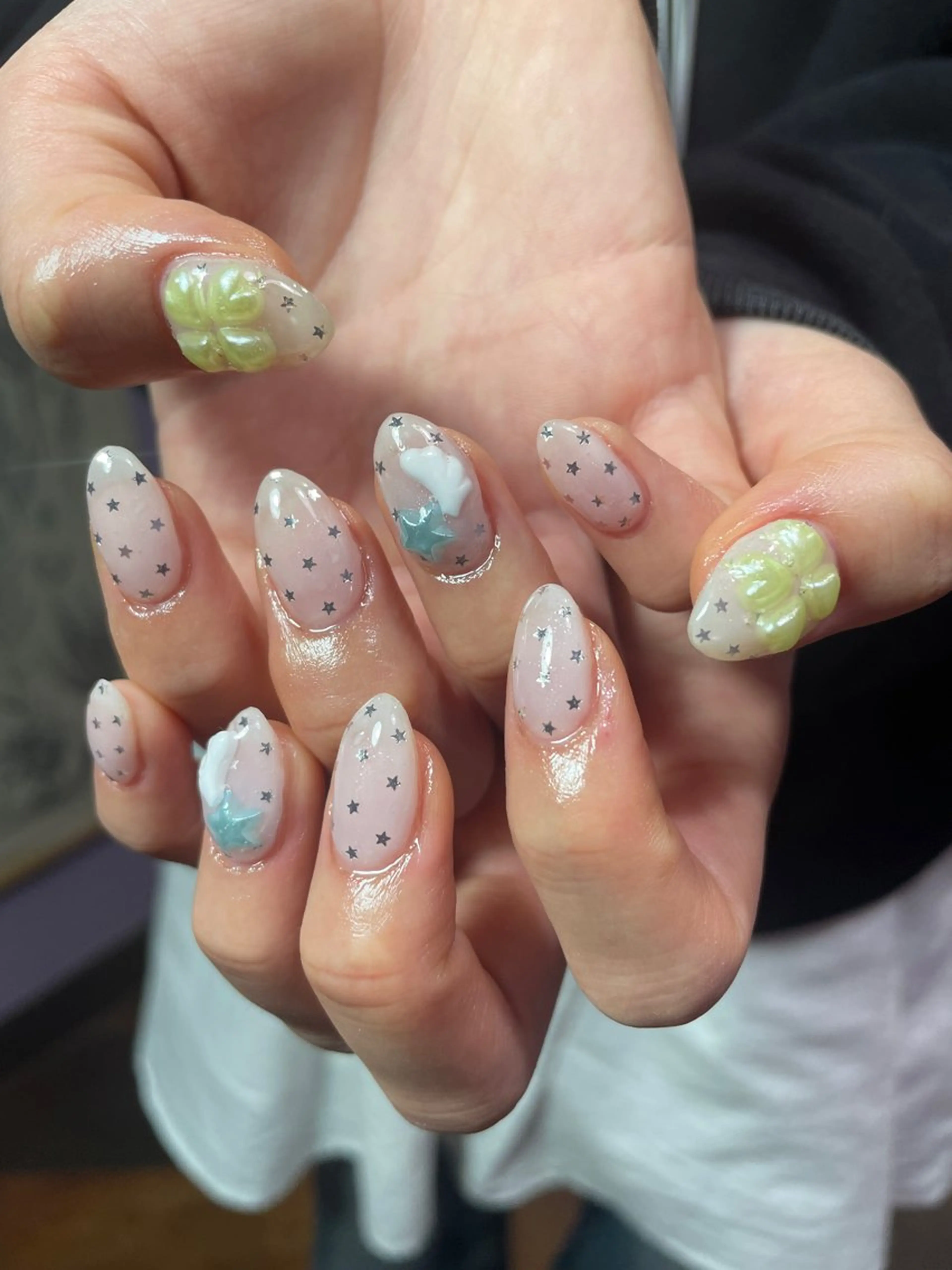 ネイル ニコネイル八王子店所属・永山 未蘭のネイルデザイン