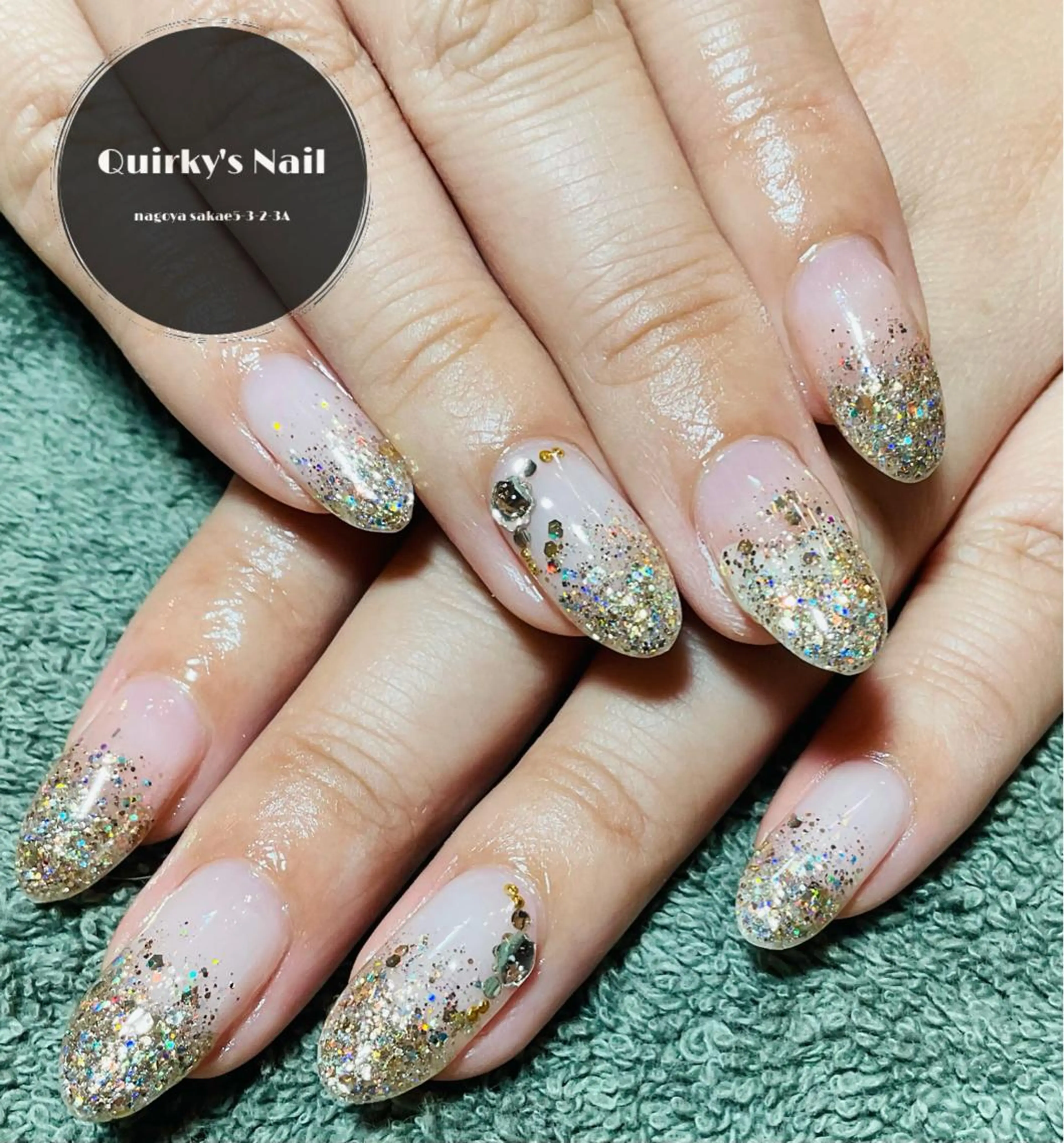 ネイル ジェルネイル ゴールド グラデーション ラメ(グリッター) ラメグラデーション Quirky's Nail【栄店】のネイルデザイン