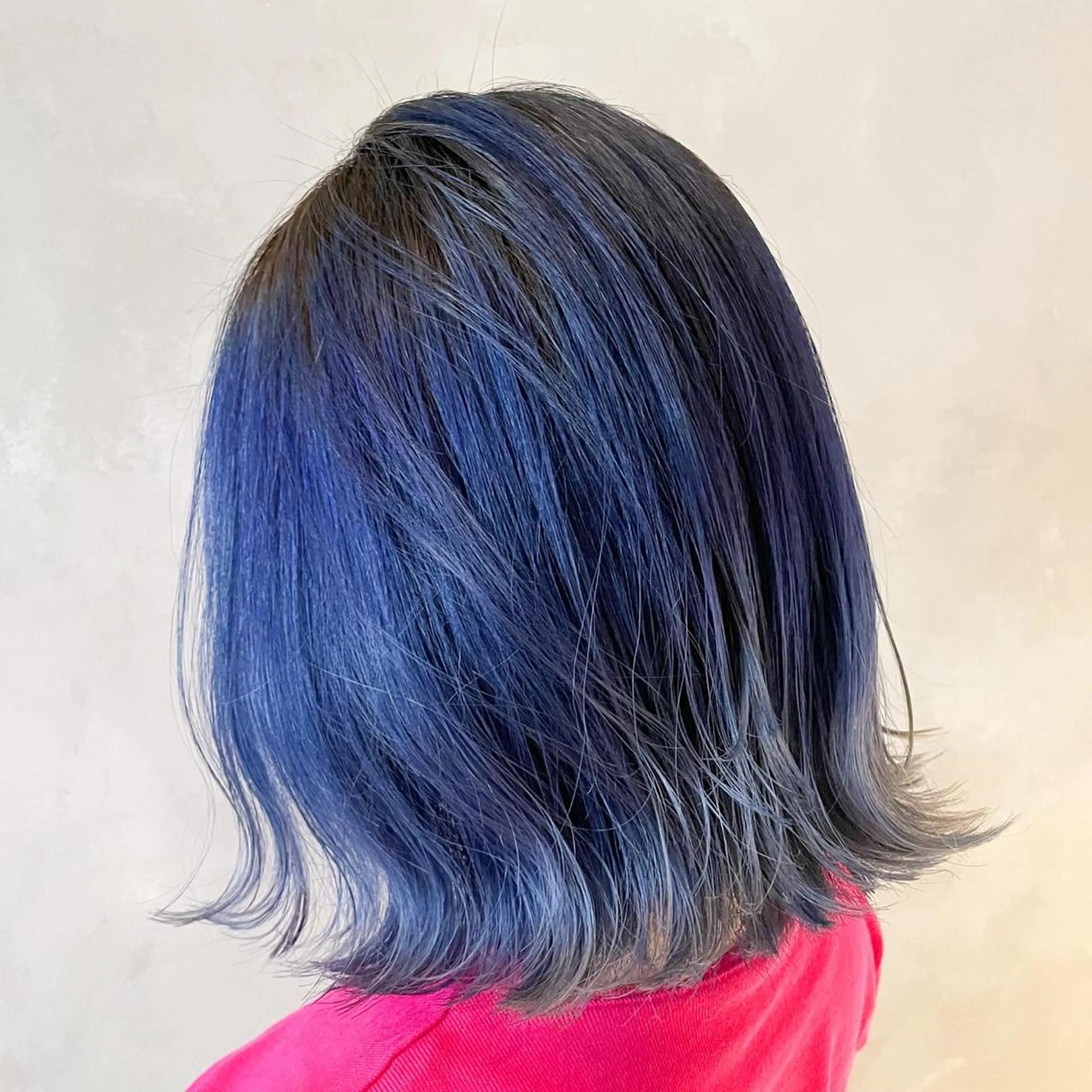 ミディアム カラー ブリーチ ブルーカラー カット ヘアカラー トリートメント 長谷川 沙紀のヘアスタイル