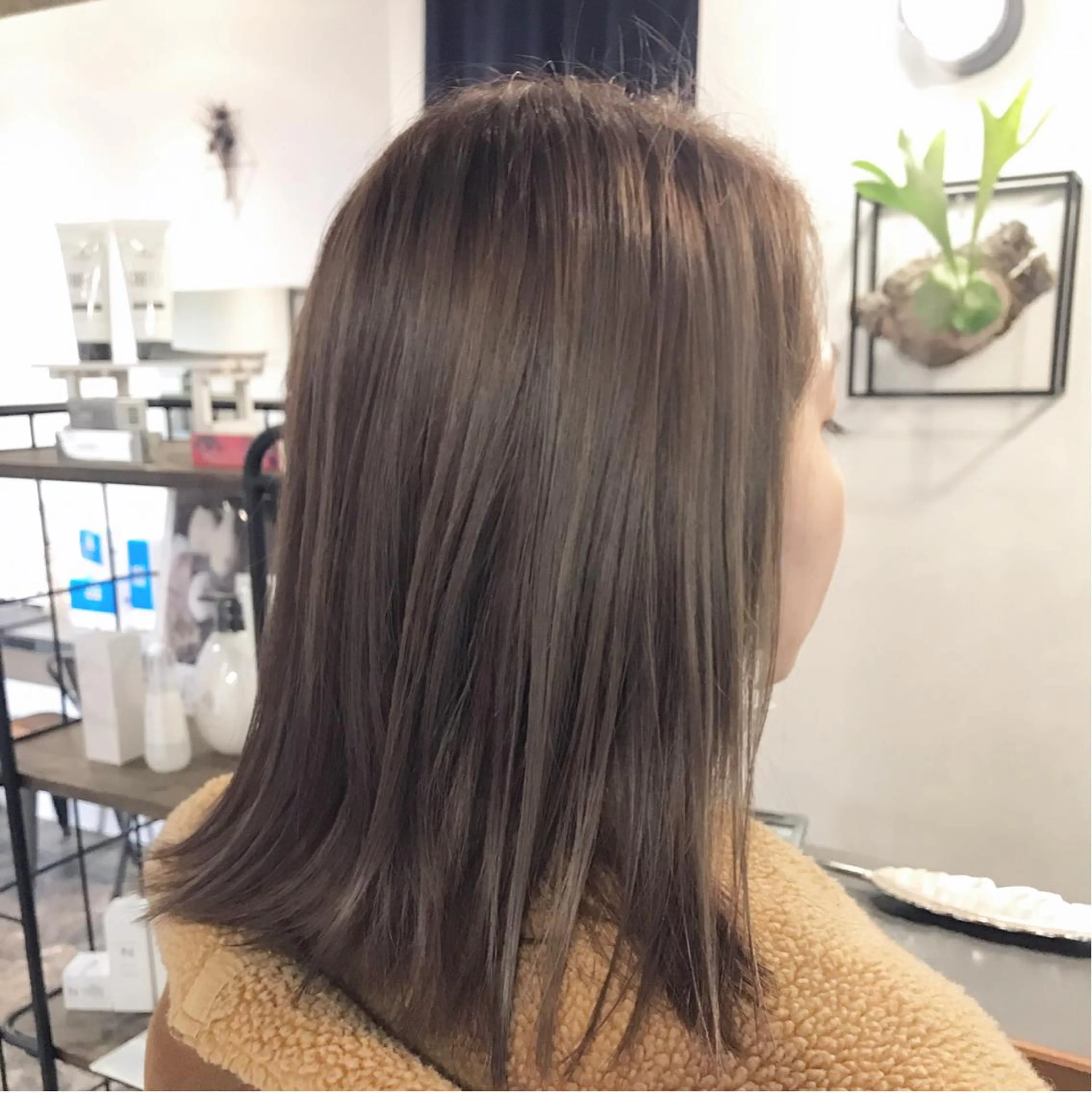 ミディアム カラー TRUCK トラックのヘアスタイル