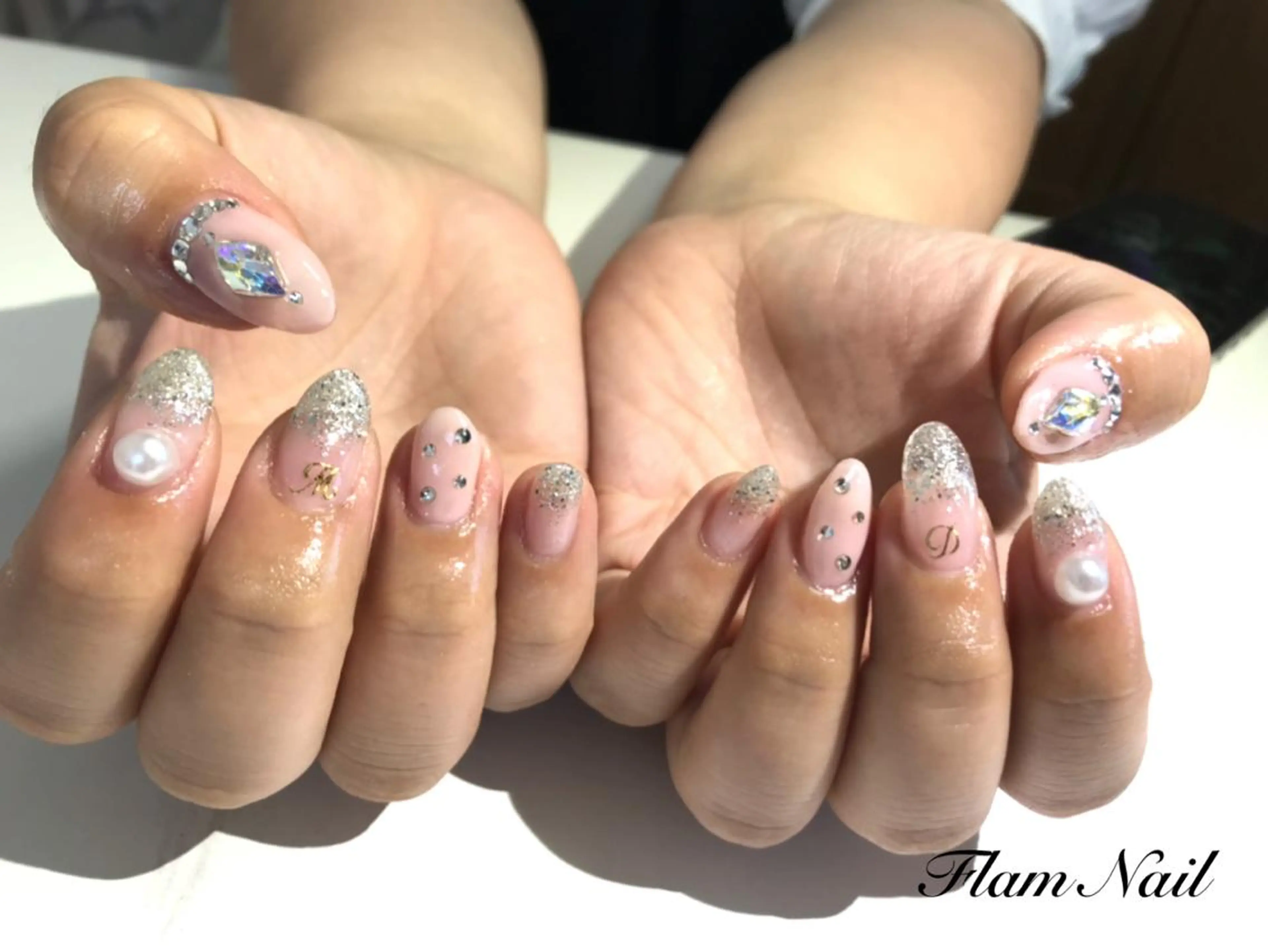 ネイル グラデーション ラメ(グリッター) ラメグラデーション ストーンネイル Flam Nailのネイルデザイン