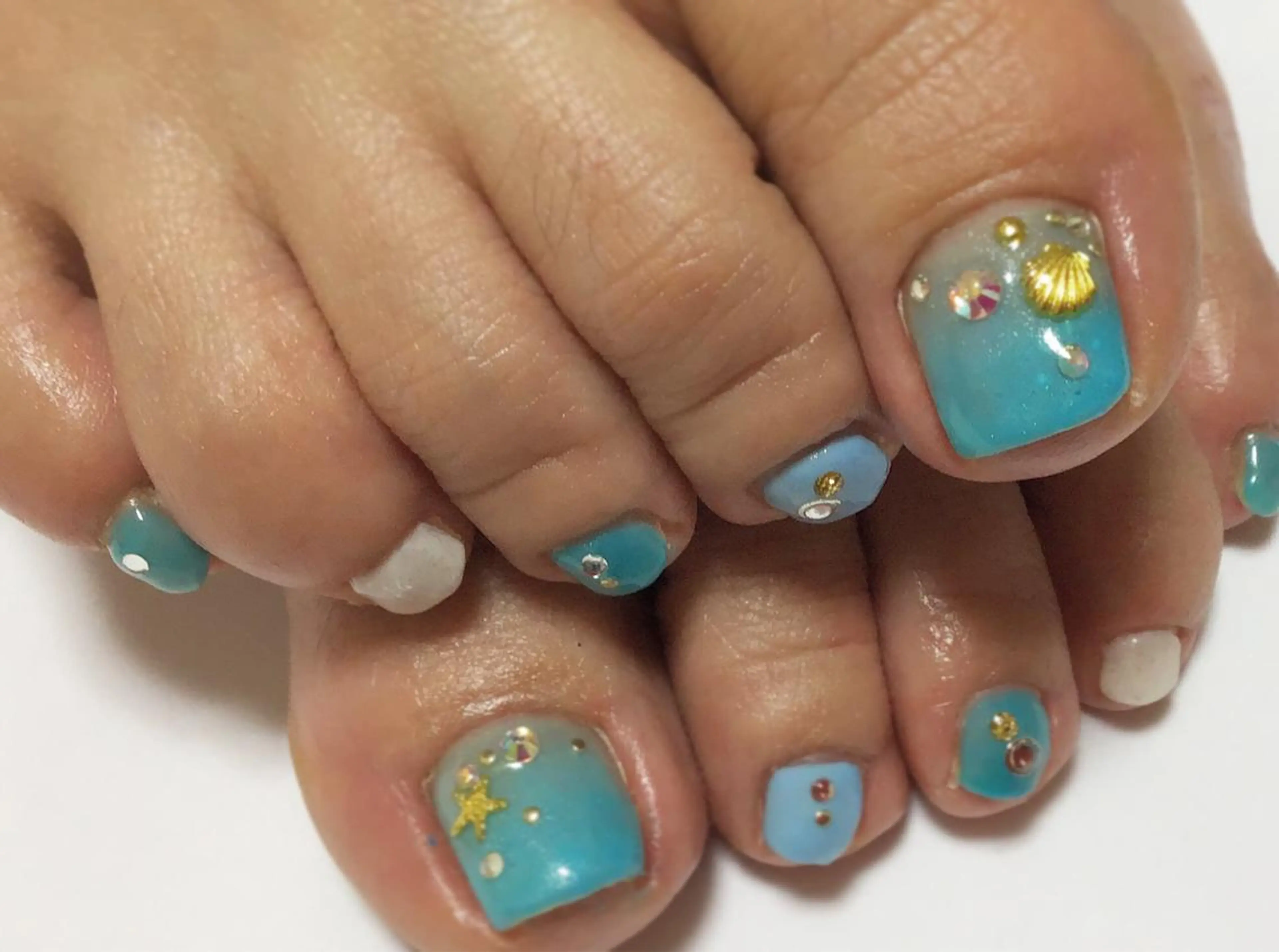 ネイル ブルー フットネイル gui amichantoco所属・gui amichanのネイルデザイン