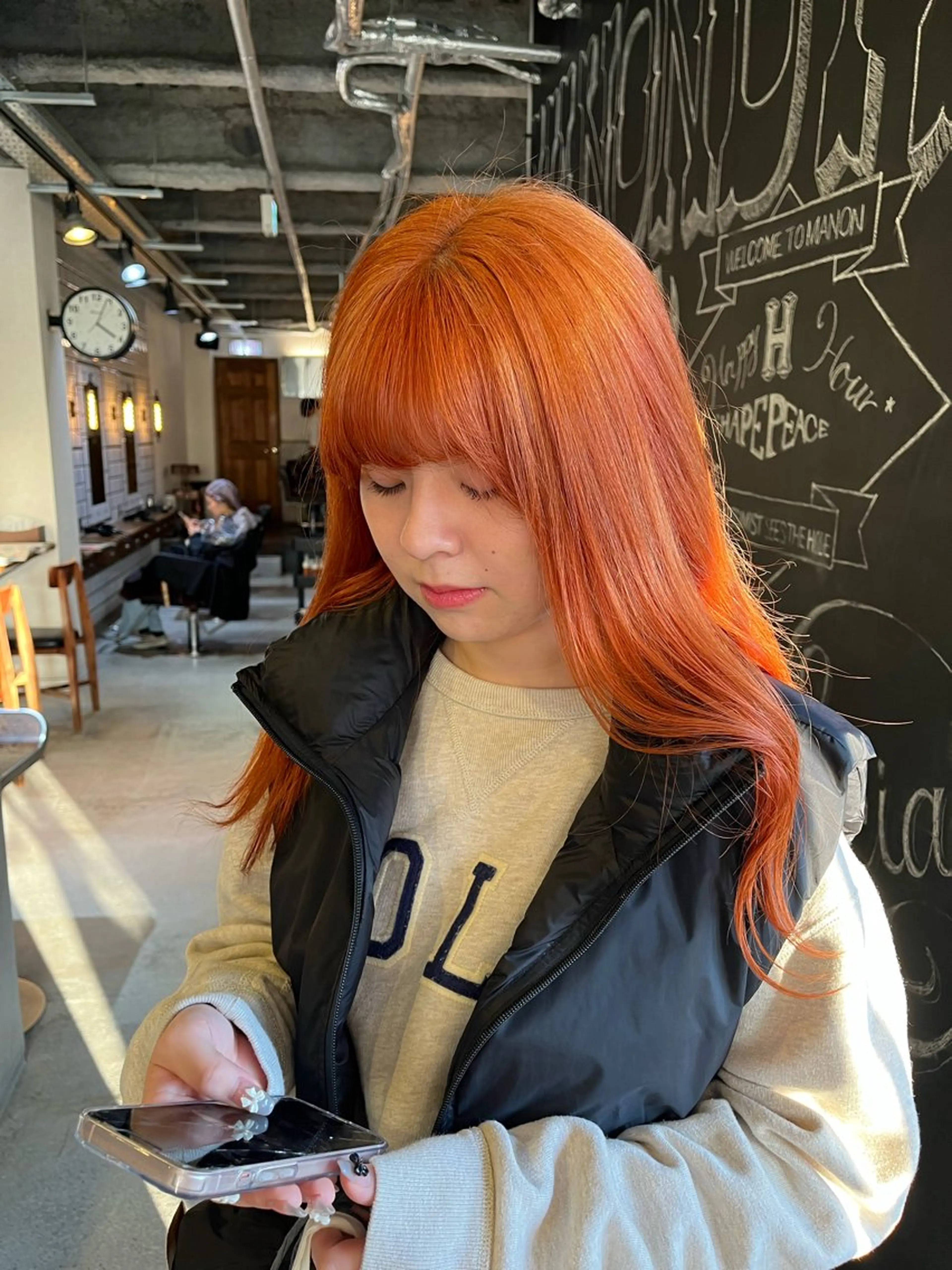 ロング カラー ハイトーンカラー オレンジ レイヤーカット ヘアカラー times salon 栄所属・韓国ヘアスタイリスト Harukaのヘアスタイル