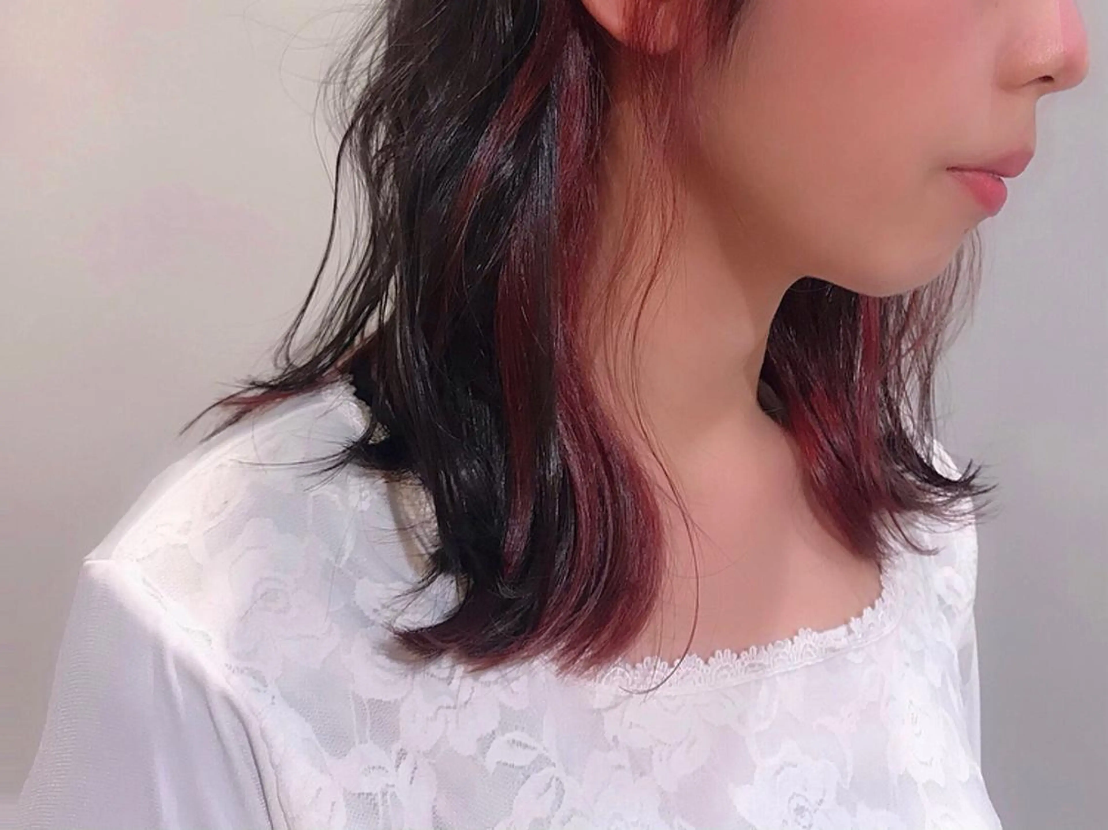 ミディアム カラー ブリーチ インナーカラー レッドカラー ♡ma ki♡のヘアスタイル