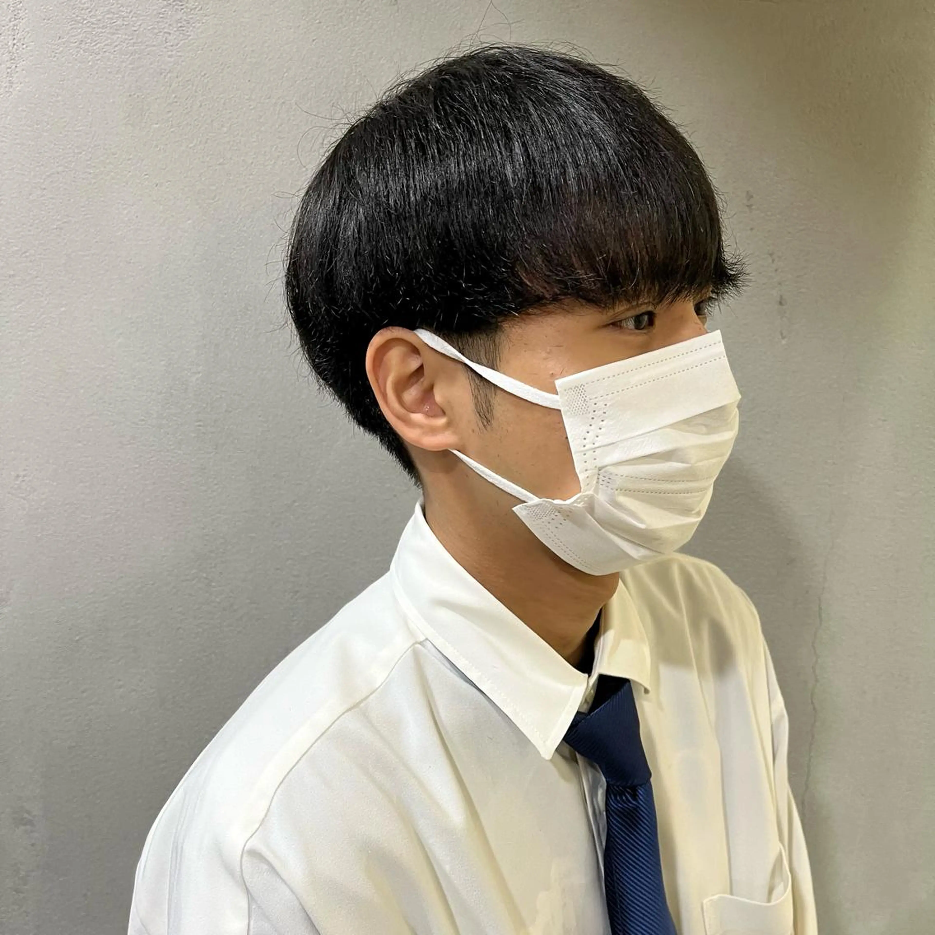 メンズ マッシュ 刈り上げ アキト/ メンズ/透明感暗髪のヘアスタイル