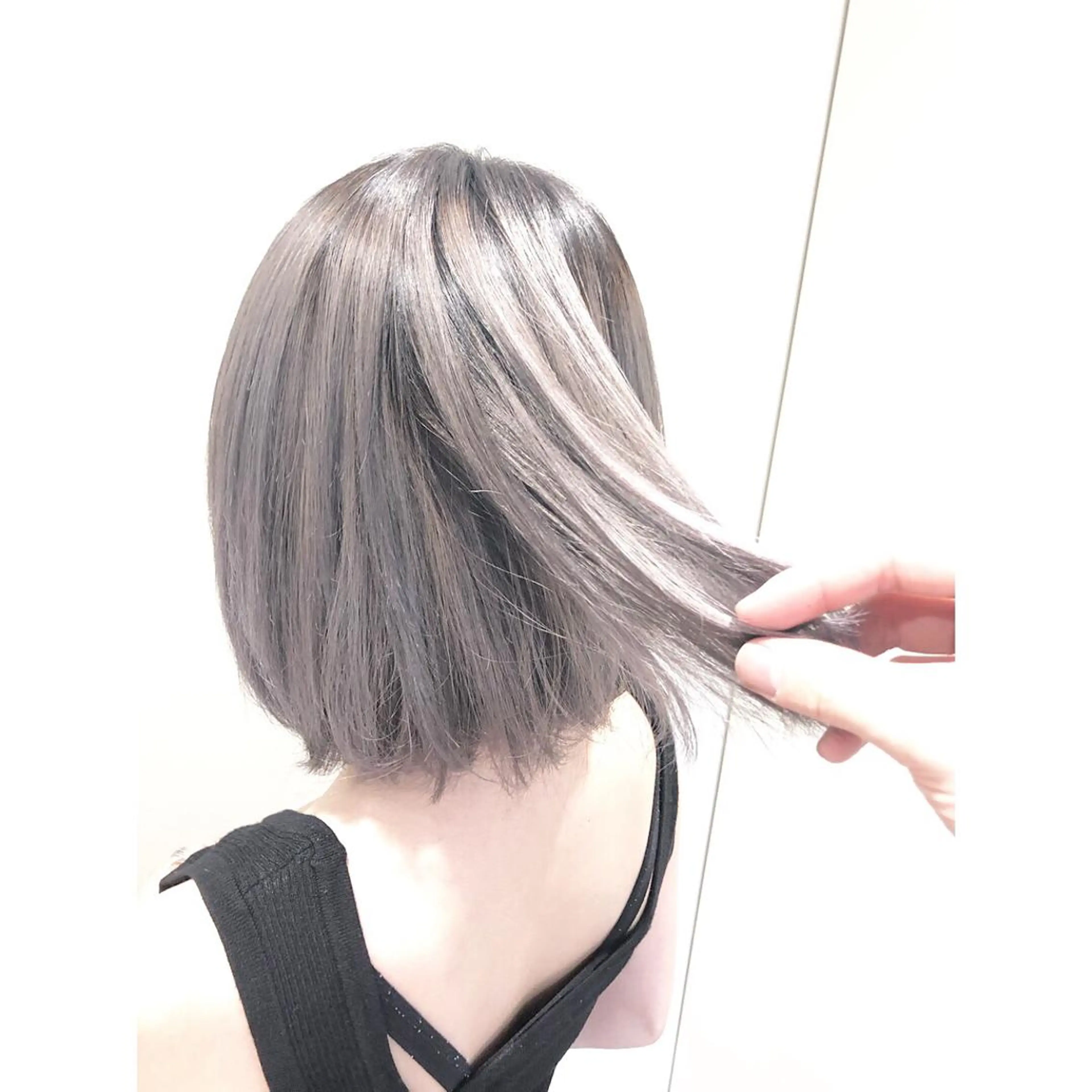 ミディアム カラー シルバー ホワイトシルバー 💓シールエクステ for...のヘアスタイル