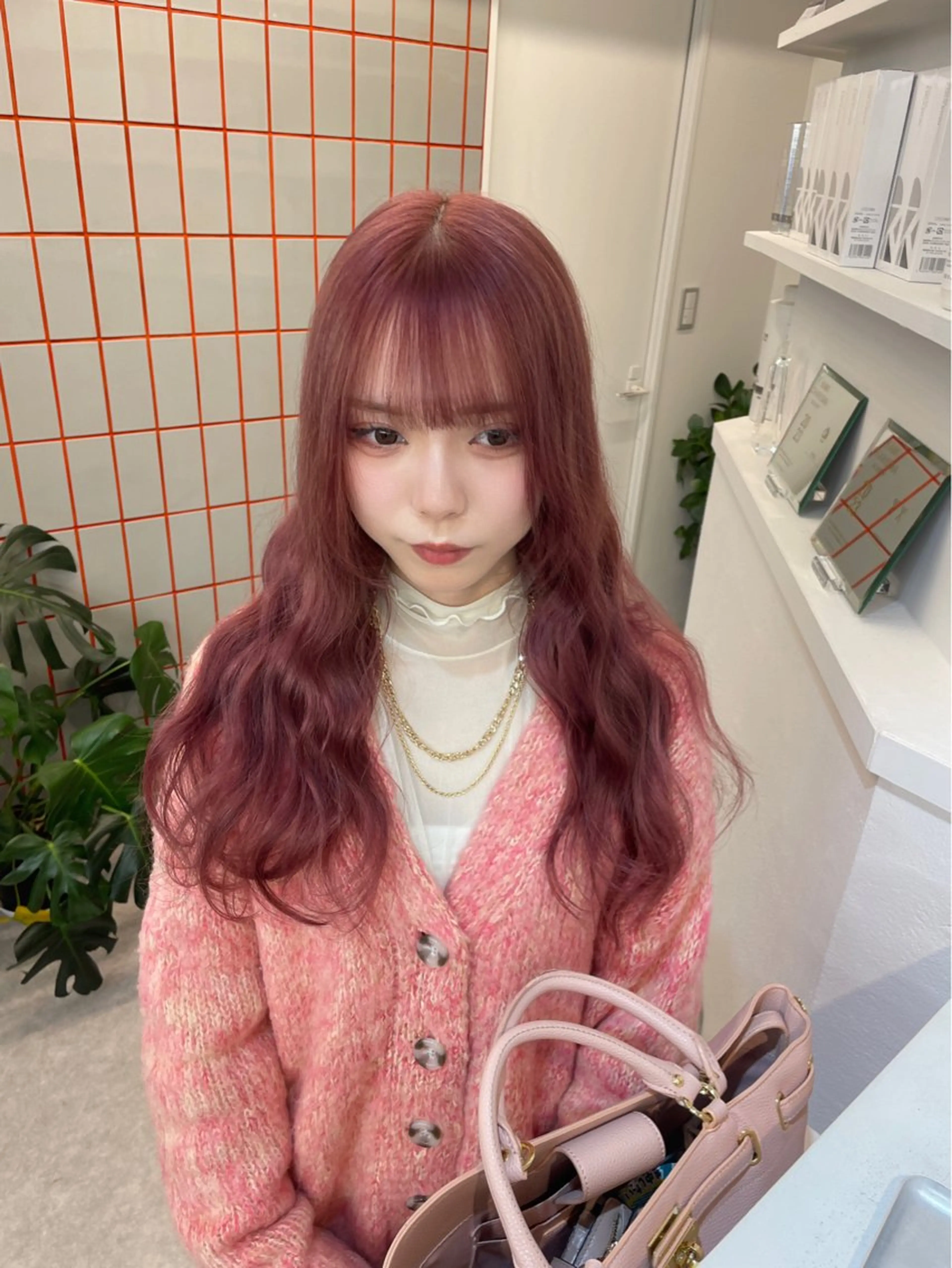 ロング カラー ベージュカラー ブリーチ ブラウンカラー ピンクカラー ピンクベージュ ヘアカラー ハイトーン/韓国ヘア 🎀momo🎀のヘアスタイル