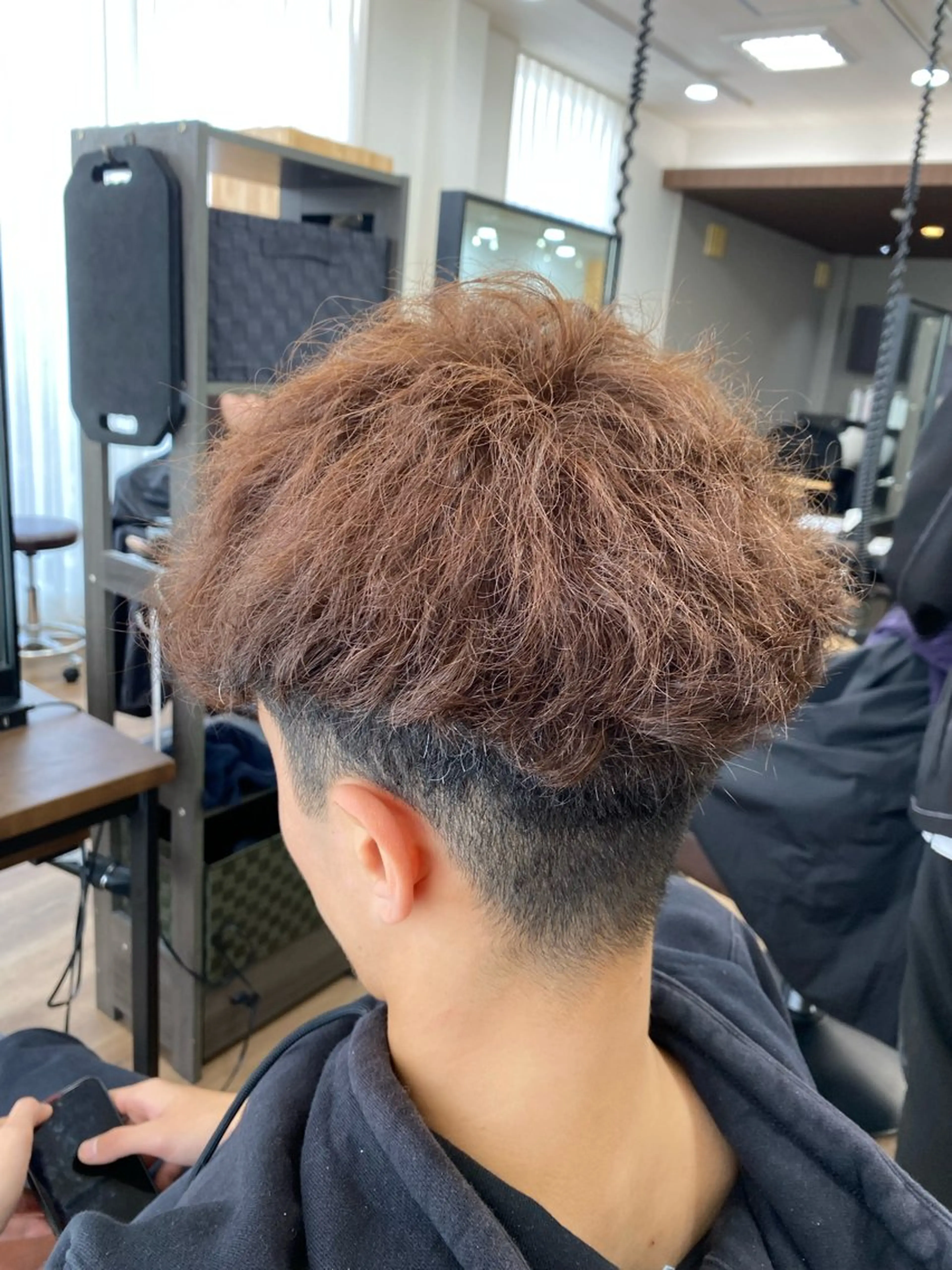カラー メンズ ブラウンカラー アラワラブルー所属・アラワラブルー 藤原のヘアスタイル