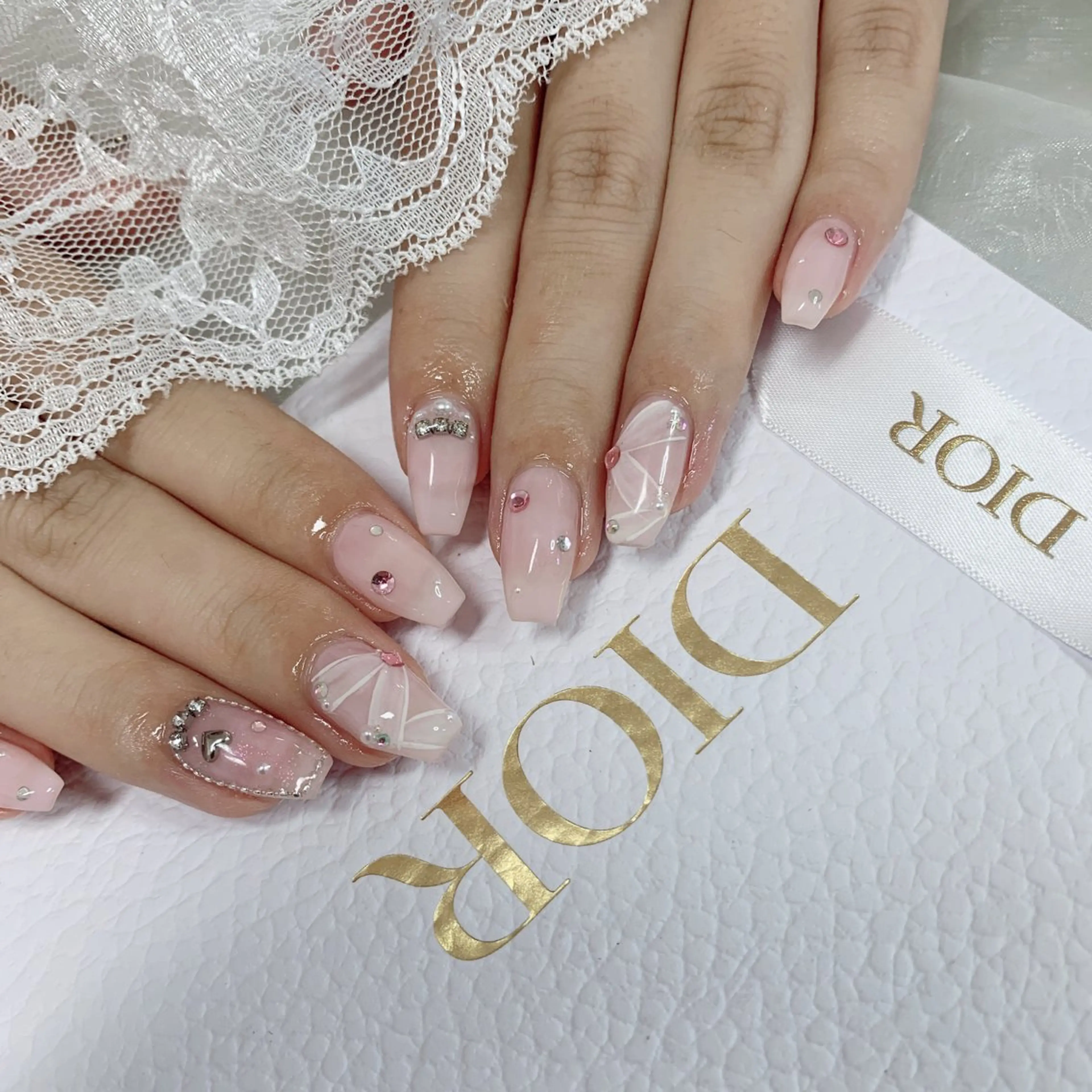 ネイル ハンドネイル La neige* yuki 🥯🍑のネイルデザイン