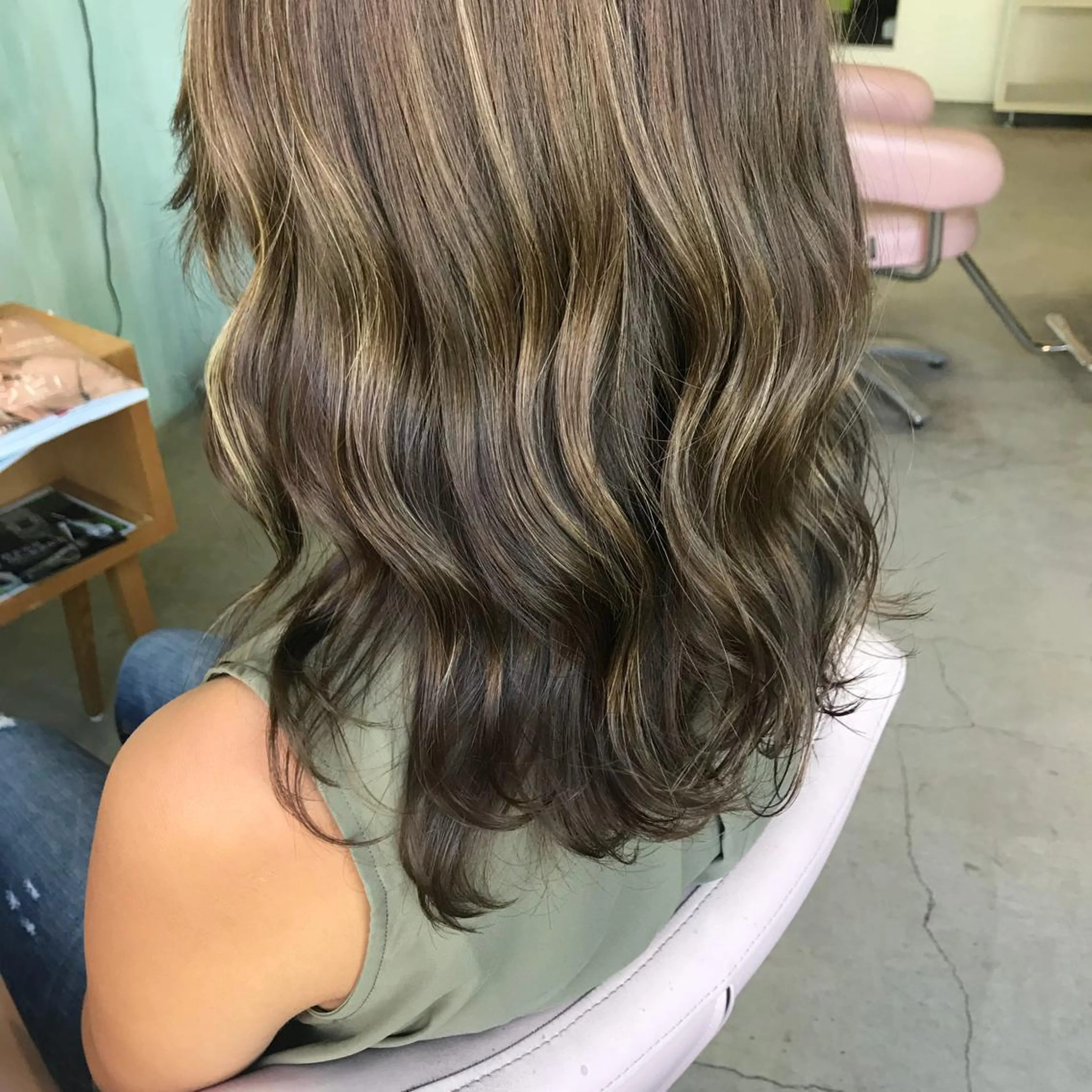 ミディアム カラー 中村 瑞希のヘアスタイル