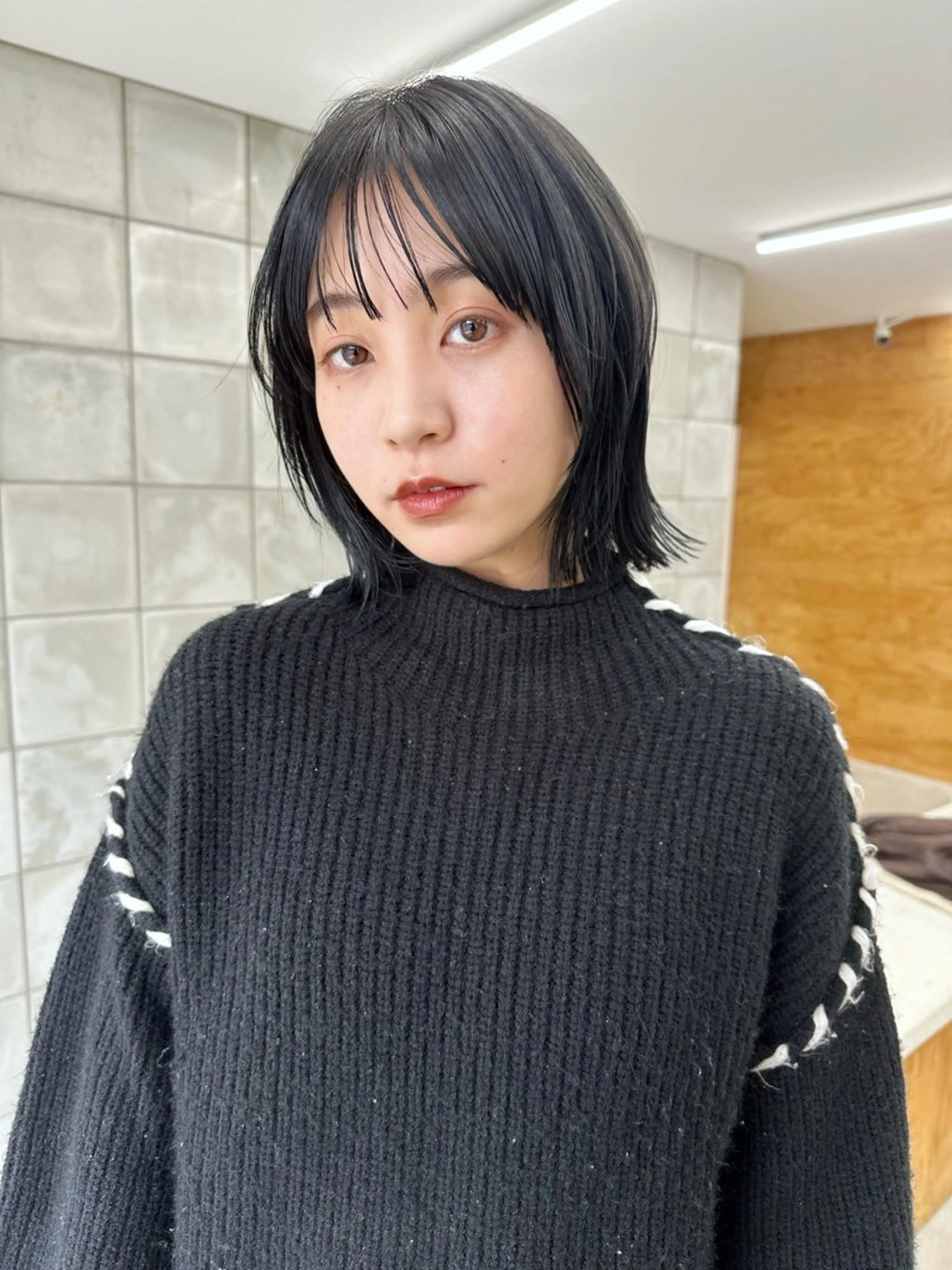 ショート カラー 黒髪 ボブ 外ハネヘア カット ヘアカラー 榛地 渉馬のヘアスタイル