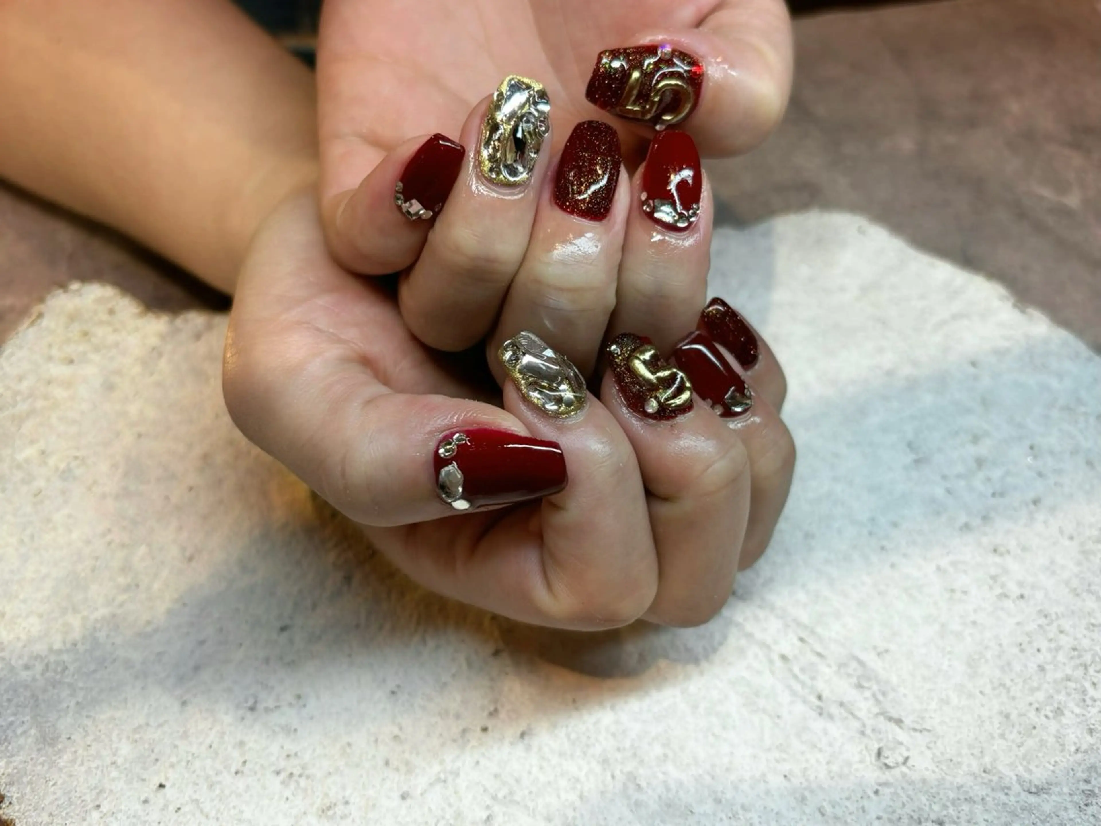 ネイル ボルドー ゴールド HONOKA W 【深江橋店】のネイルデザイン