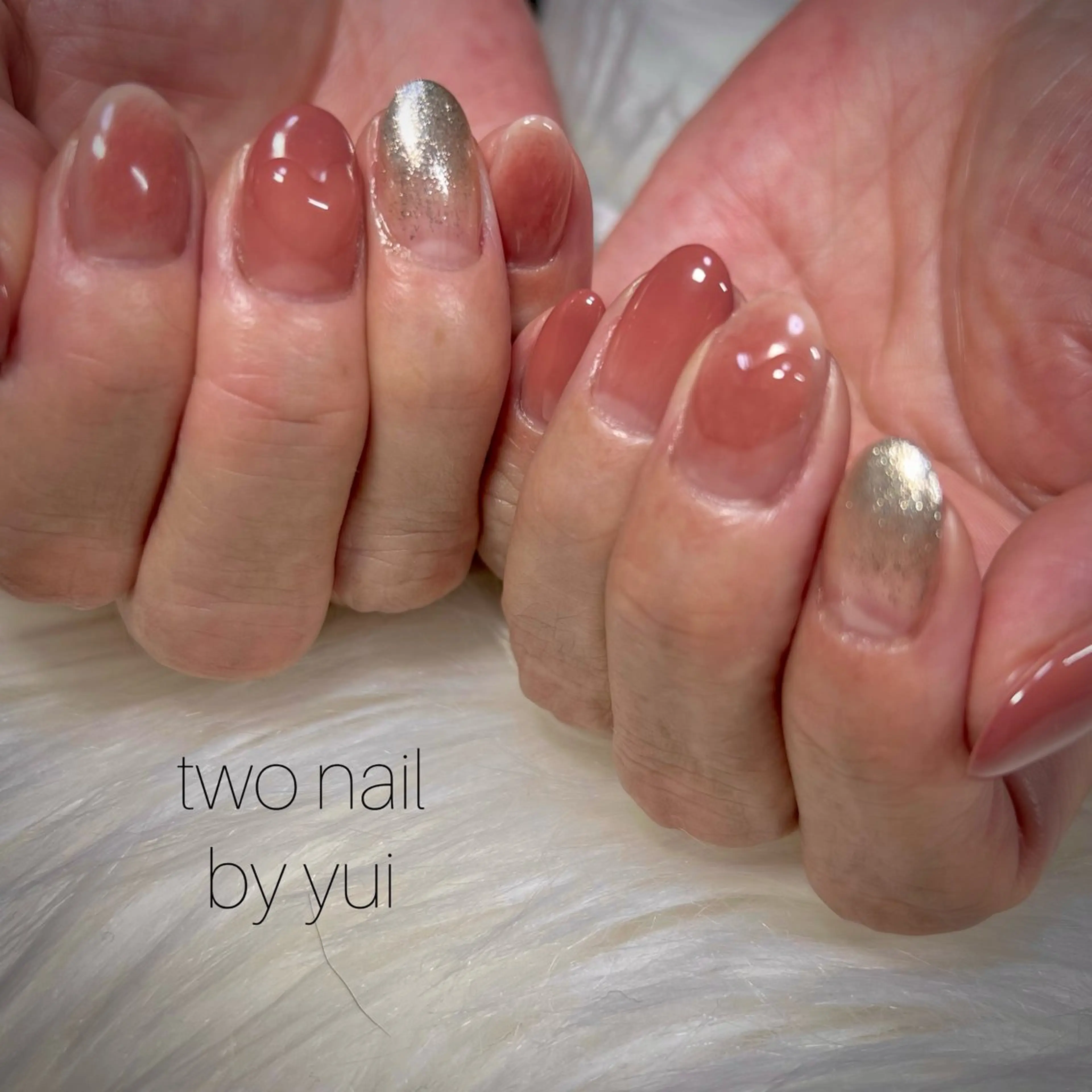 ネイル アートネイル ブラウン ネイルチップ ホワイト ハンドネイル two nailのネイルデザイン