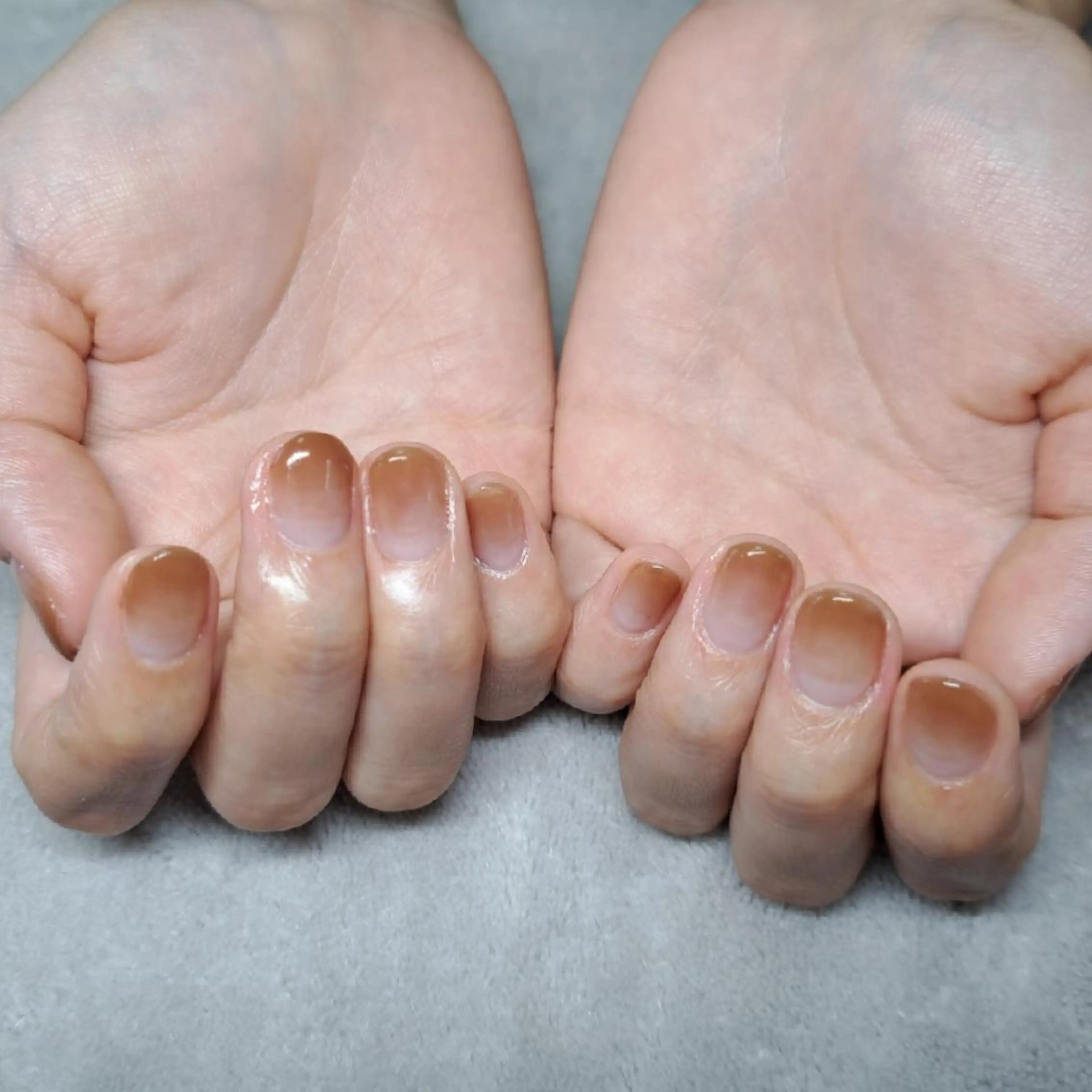 ネイル ブラウン グラデーション HAYASHI  Nのネイルデザイン