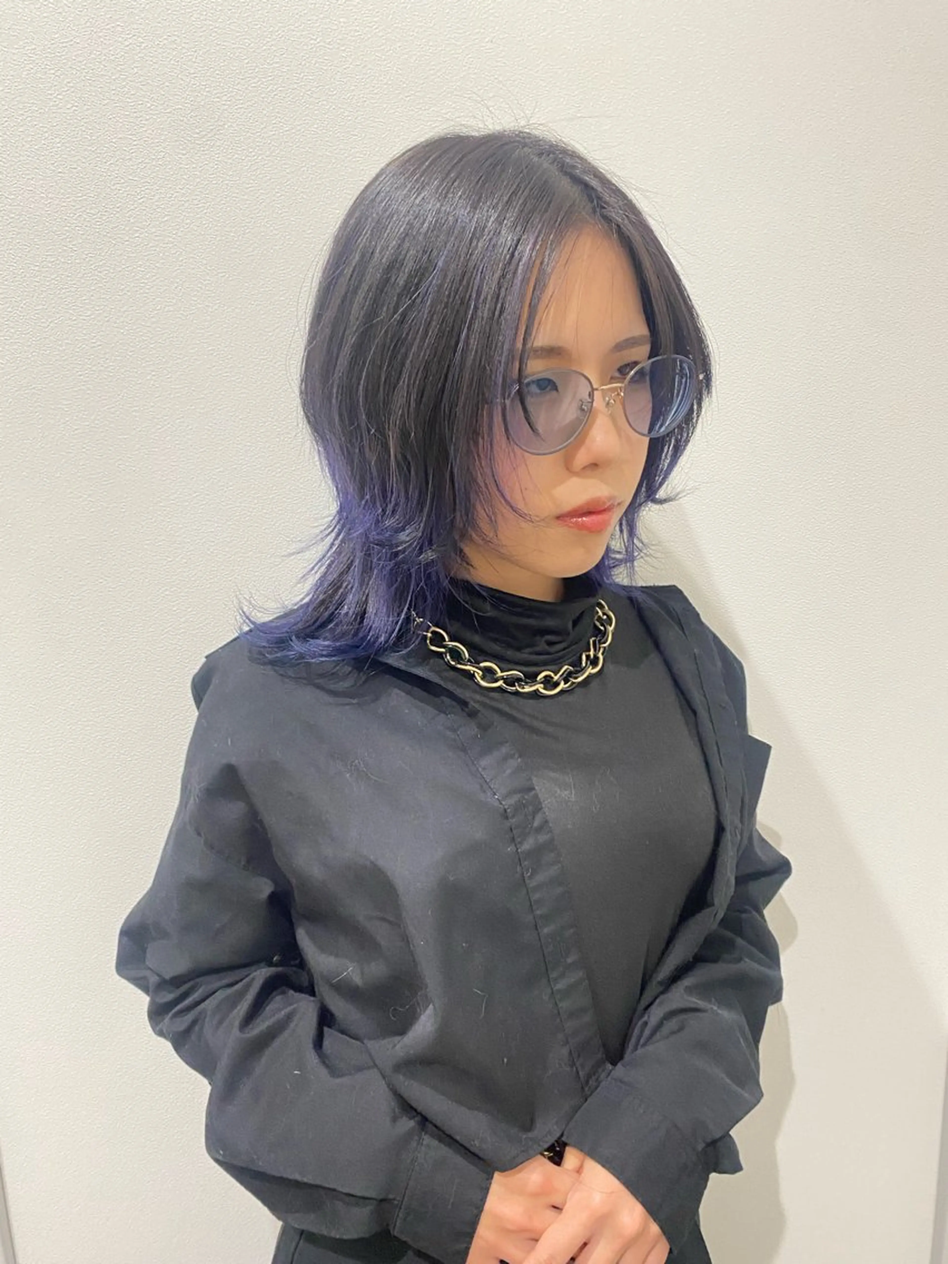 セミロング ウルフカット イシザワ ユミのヘアスタイル