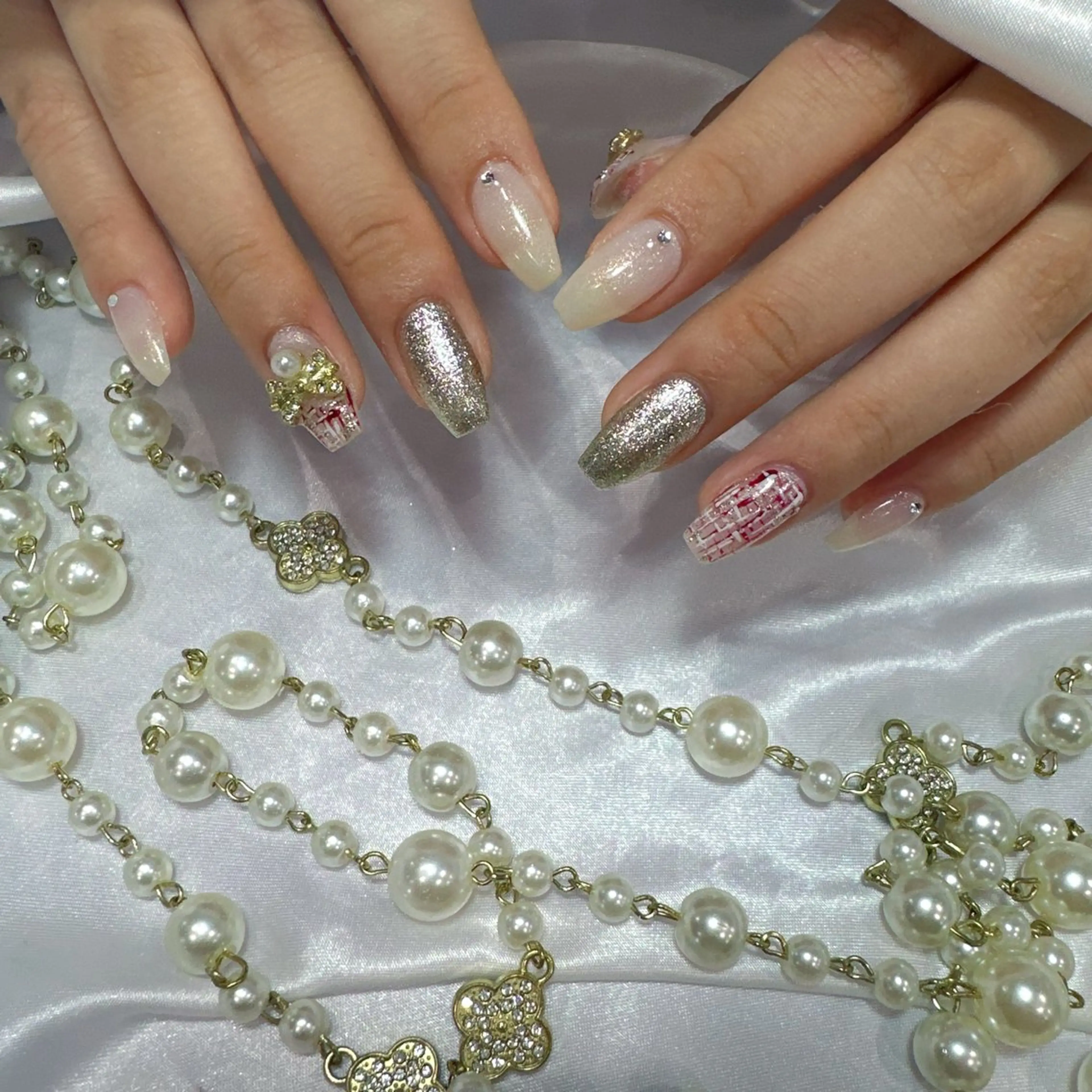 ネイル アートネイル フラッシュネイル フレンチネイル ジェルネイル ガラスフレンチ ハンドネイル You&Me Miyuのネイルデザイン