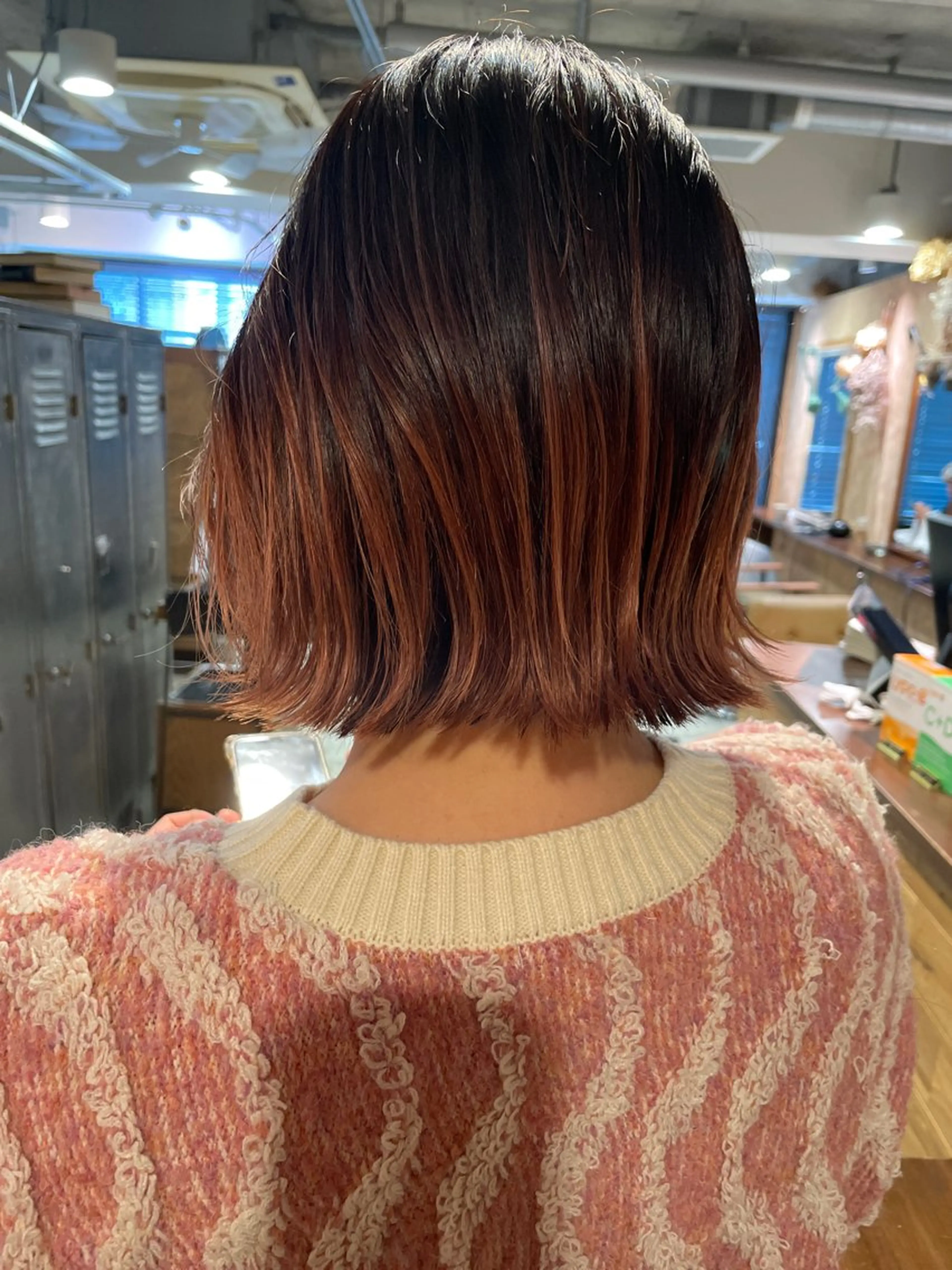 ミディアム カラー ブリーチ カット ヘアカラー トリートメント さの あやねのヘアスタイル