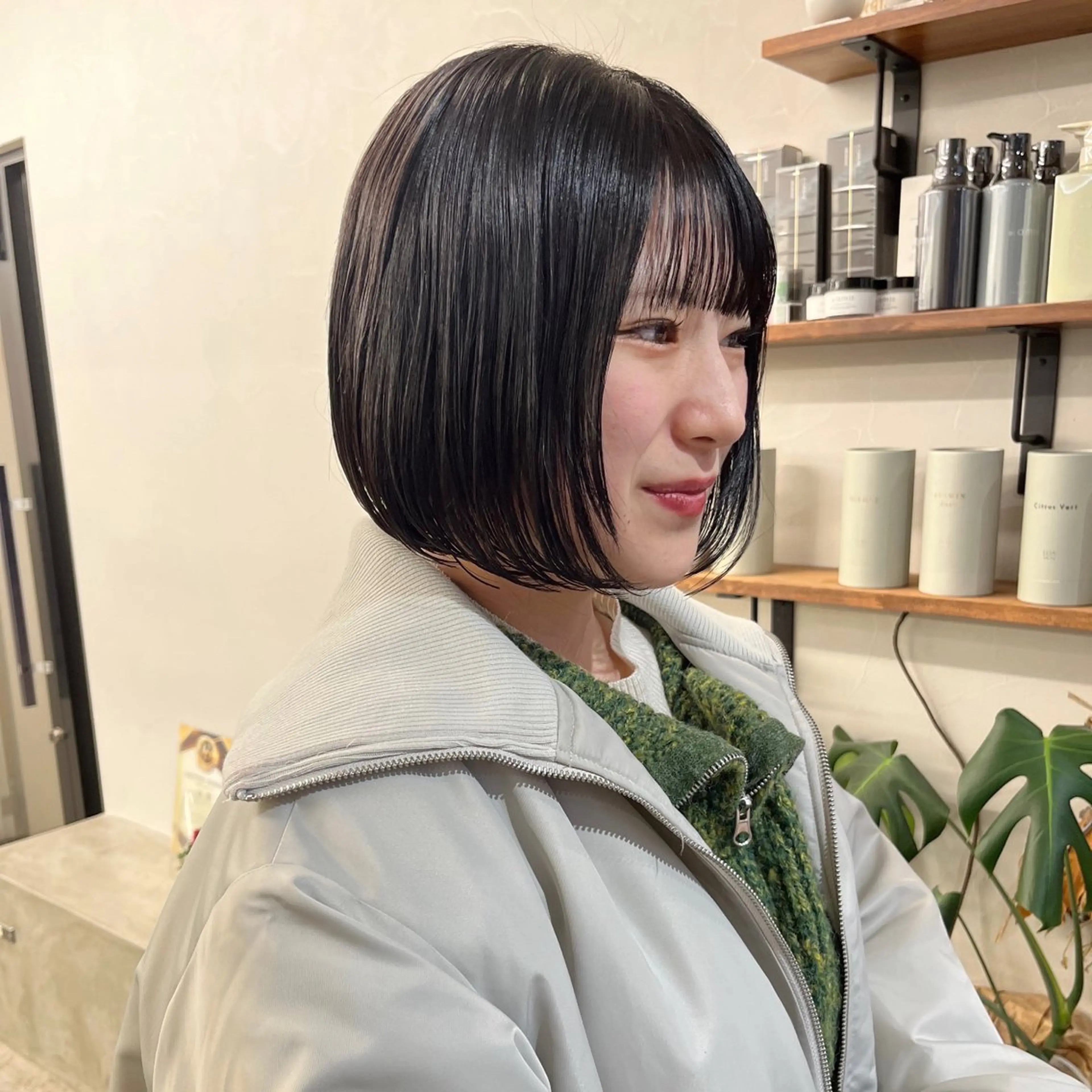 ショート カラー 黒髪 ブリーチ ブリーチなしカラー ボブ レイヤーカット 朝がちょっと楽しくな るshort･bobのヘアスタイル