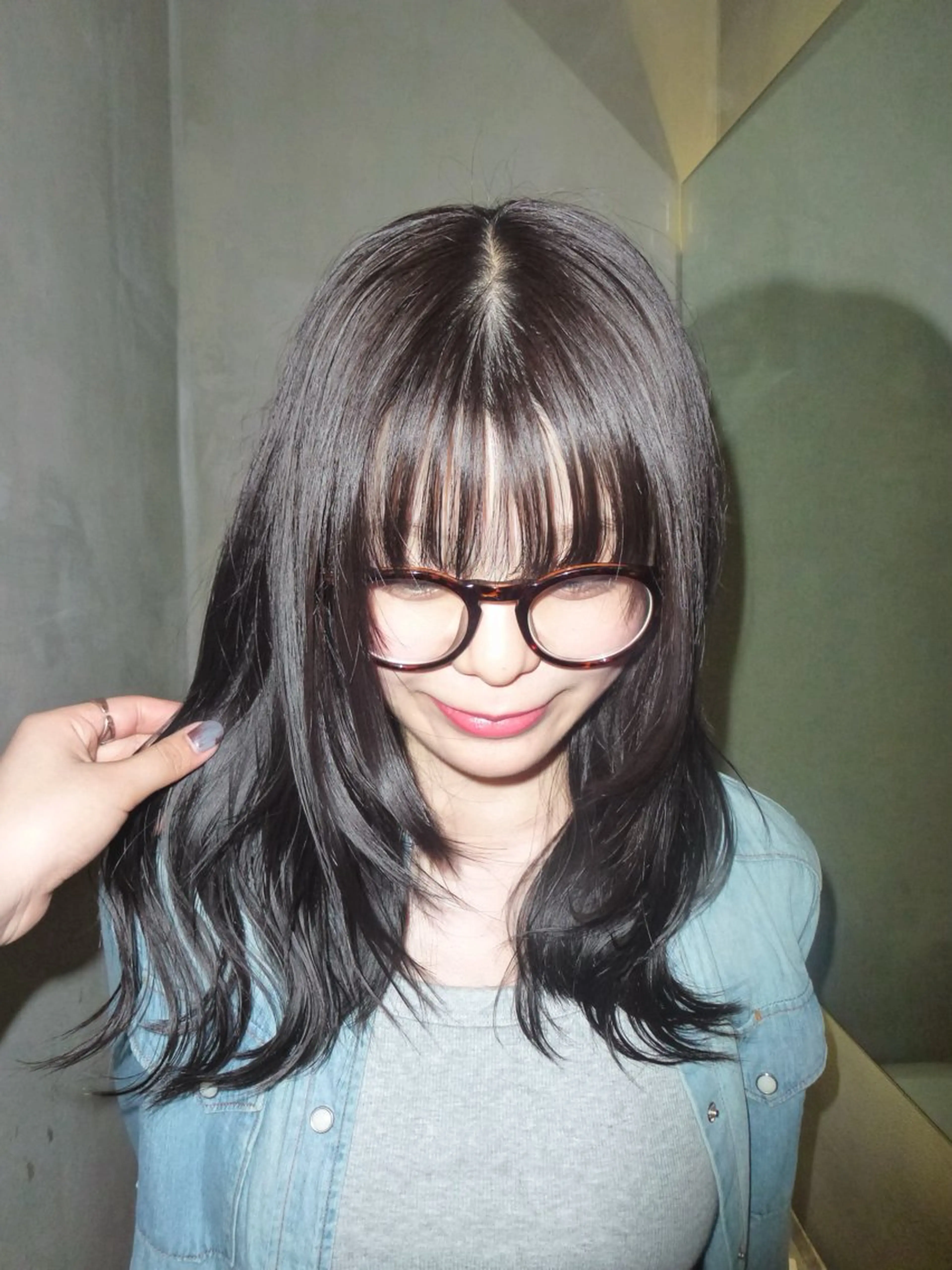 セミロング カラー MISAKI🪐 縮毛矯正のヘアスタイル