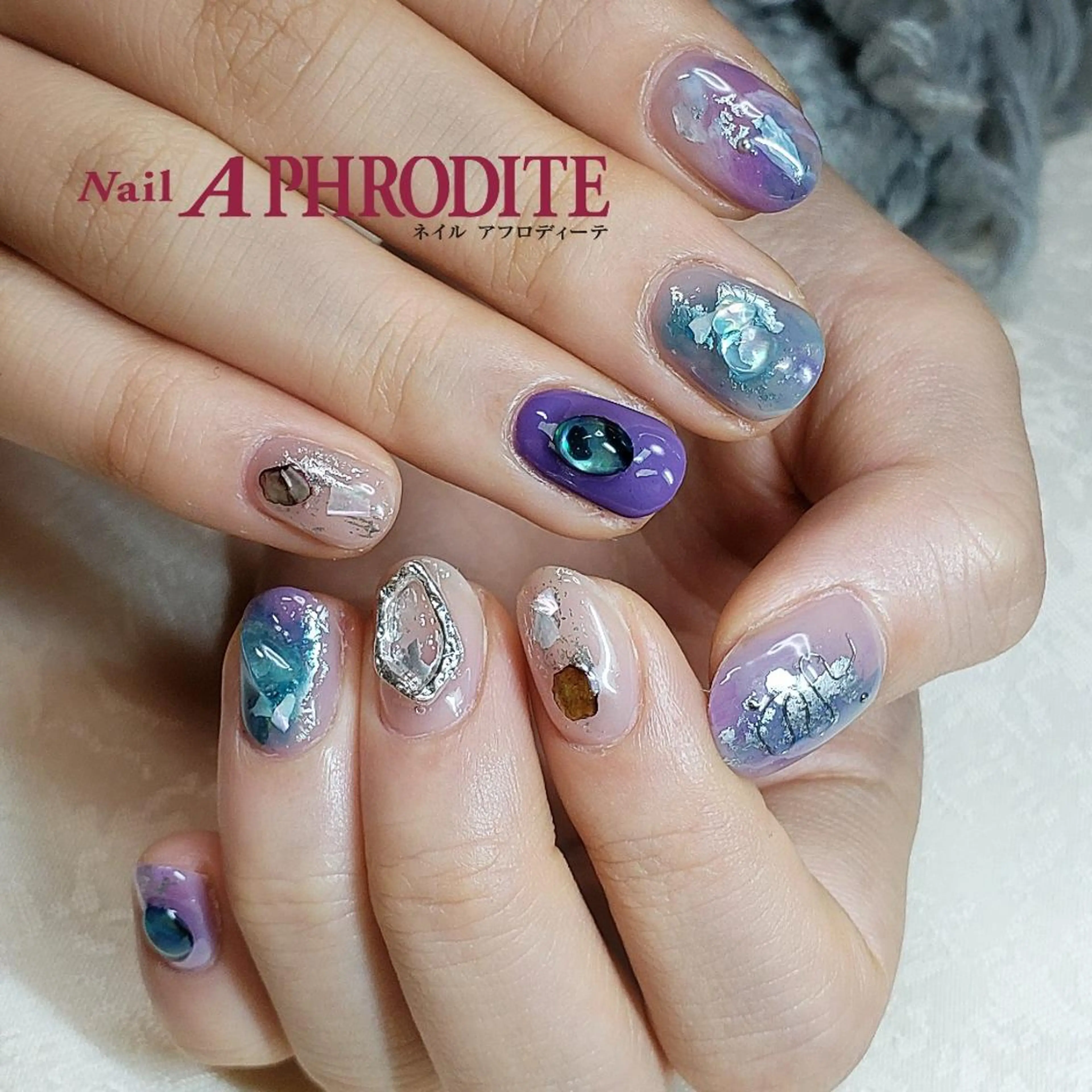 ネイル 成人式 MITSUHASHI EMIKOのネイルデザイン