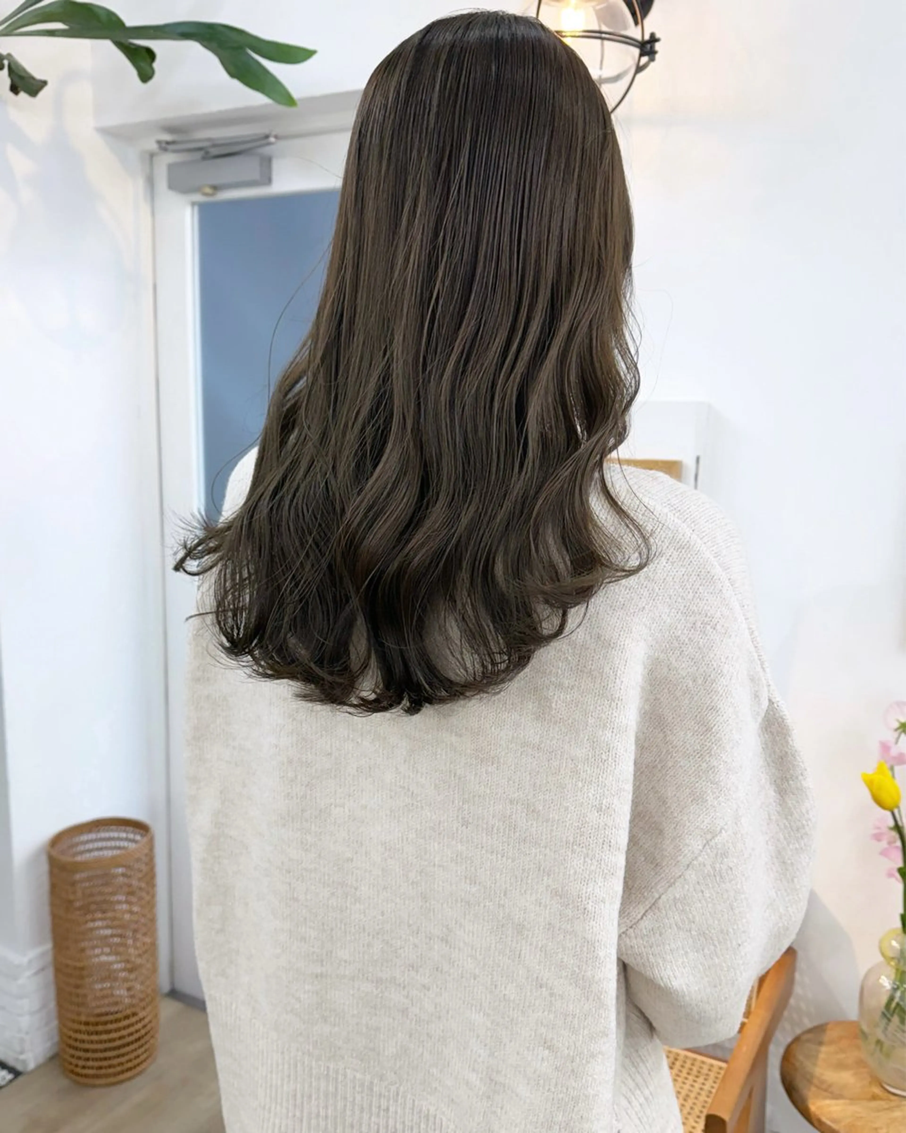 ロング カラー グレージュ イルミナカラー オリーブグレージュ オリーブグレー カット ヘアカラー トリートメント あおやぎ ななのヘアスタイル