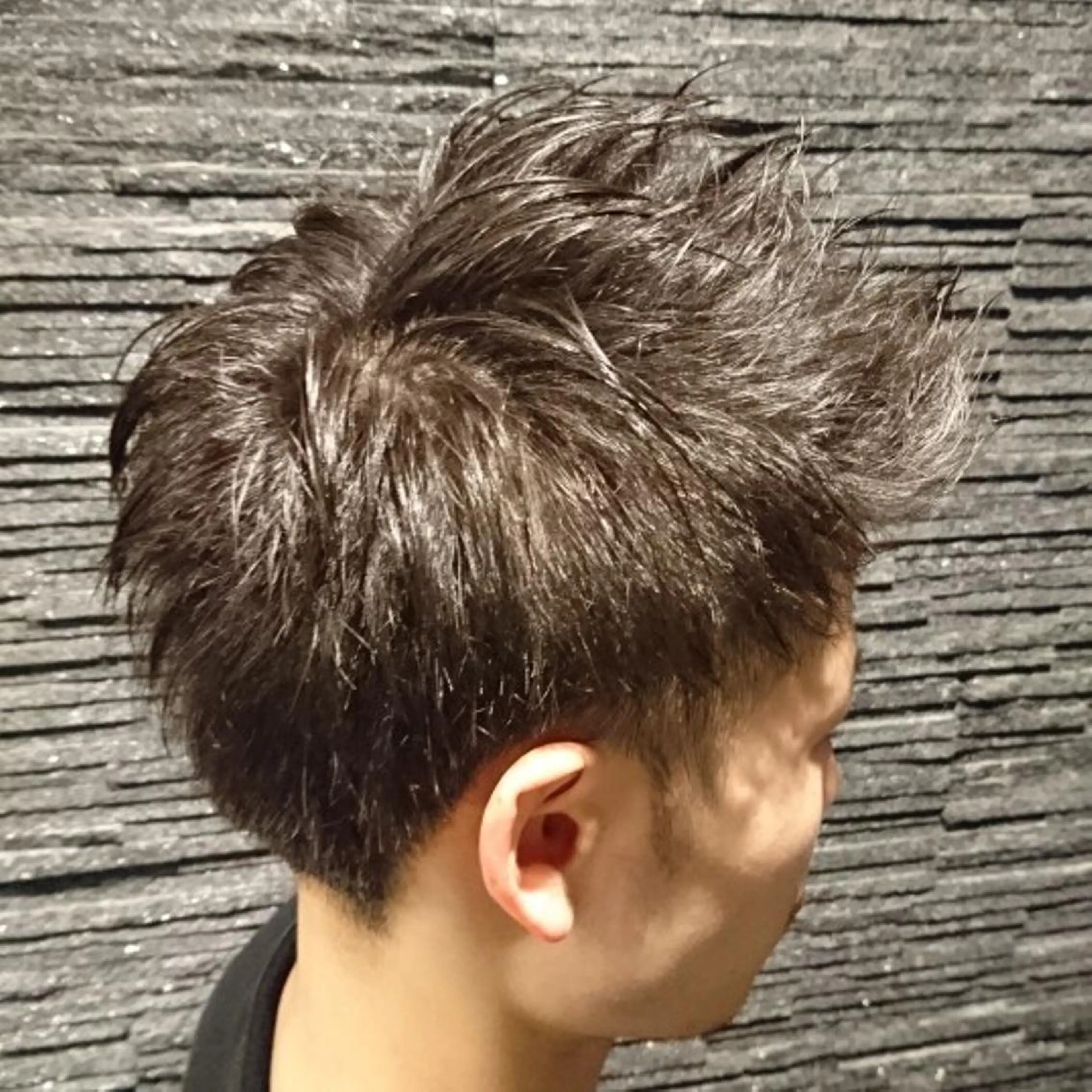 ミディアム BroTokyo 有楽町アシスタントのヘアスタイル