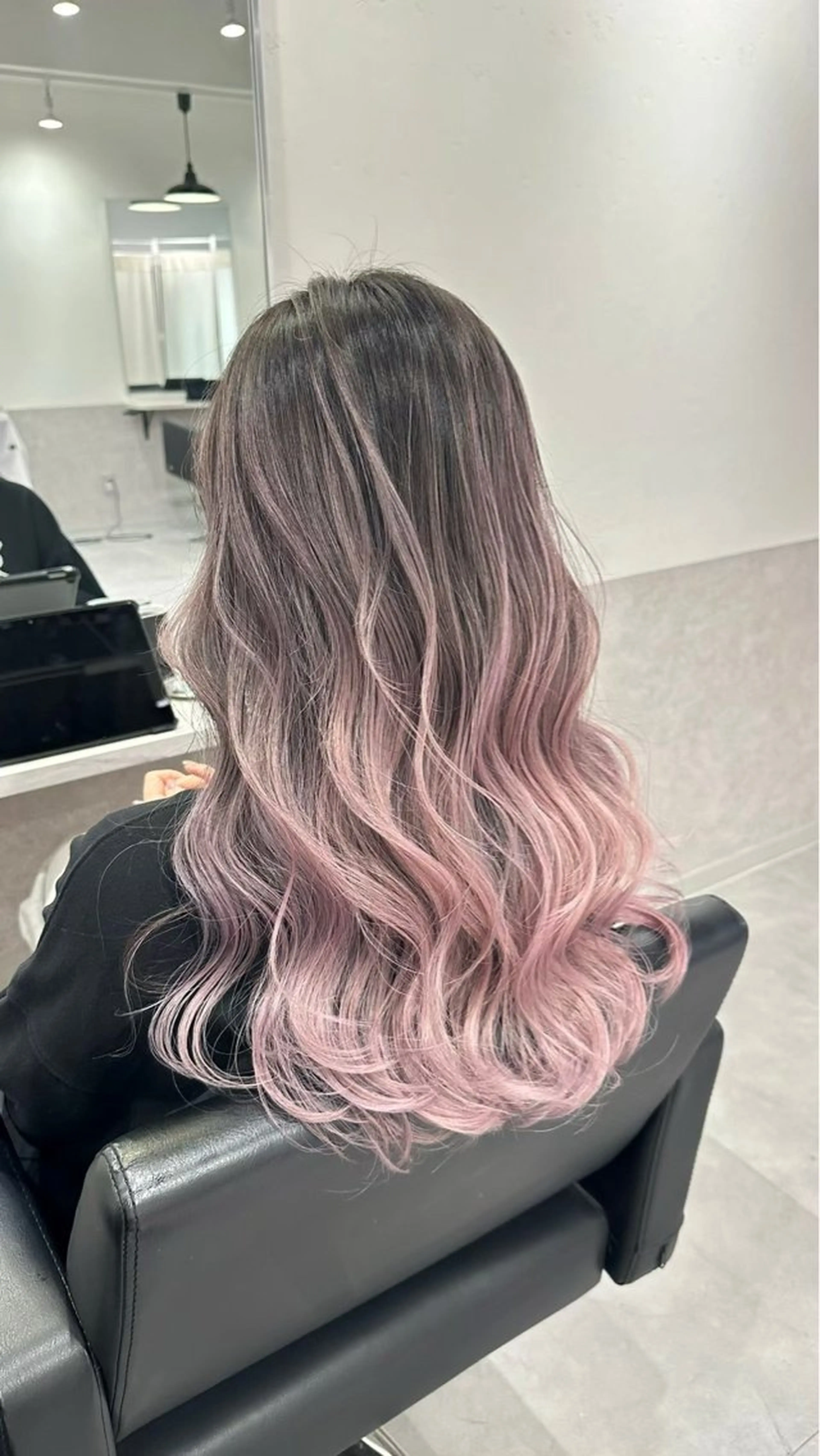 ロング レイヤーカット ヘアカラー CIERA.南船場所属・yuna🧡/心斎橋 ハイトーン/ブリーチのヘアスタイル