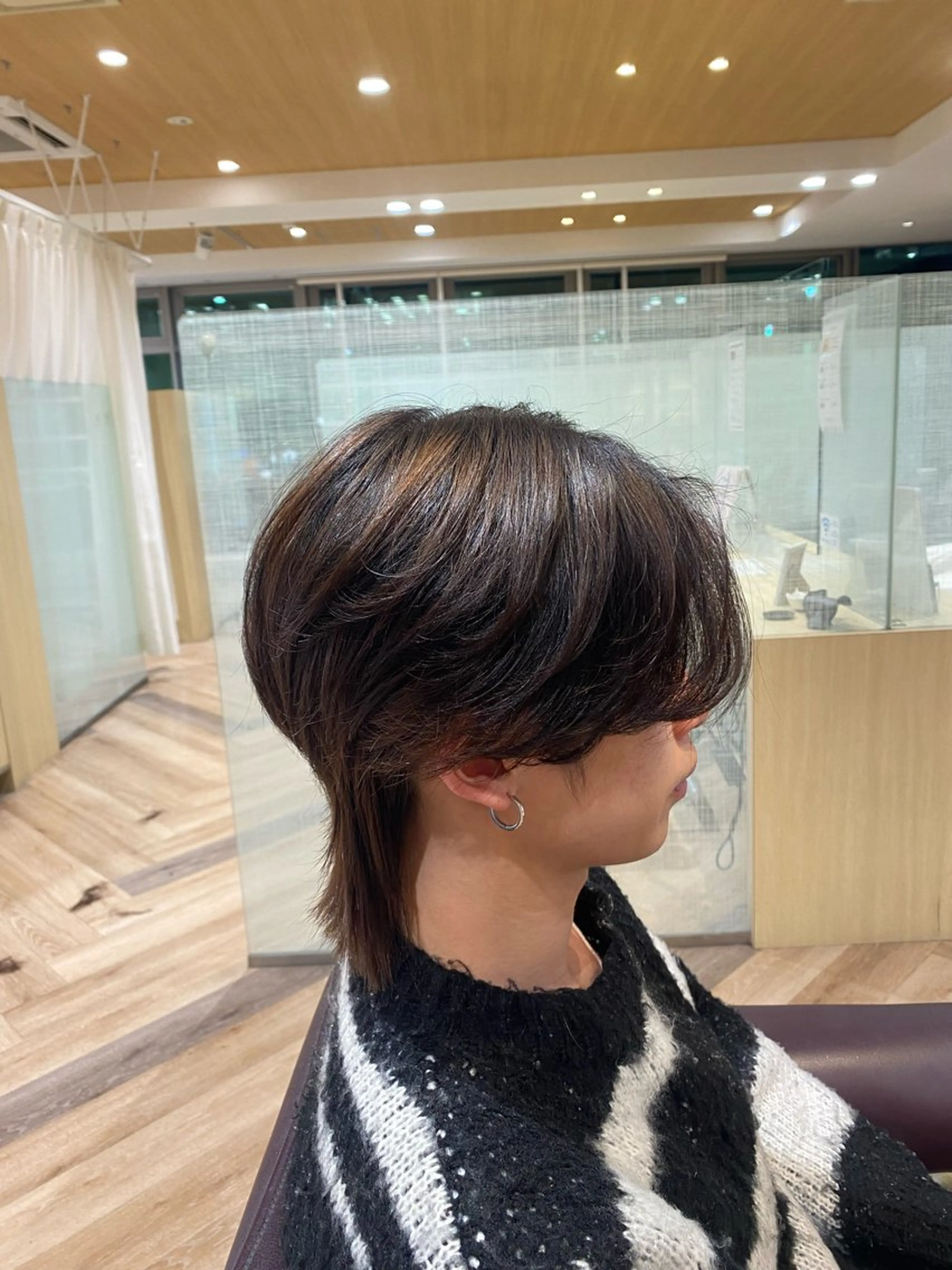 メンズ センターパート メンズウルフカット ウルフカット メンズ特化/フェザー /毛流れ/伊勢元のヘアスタイル