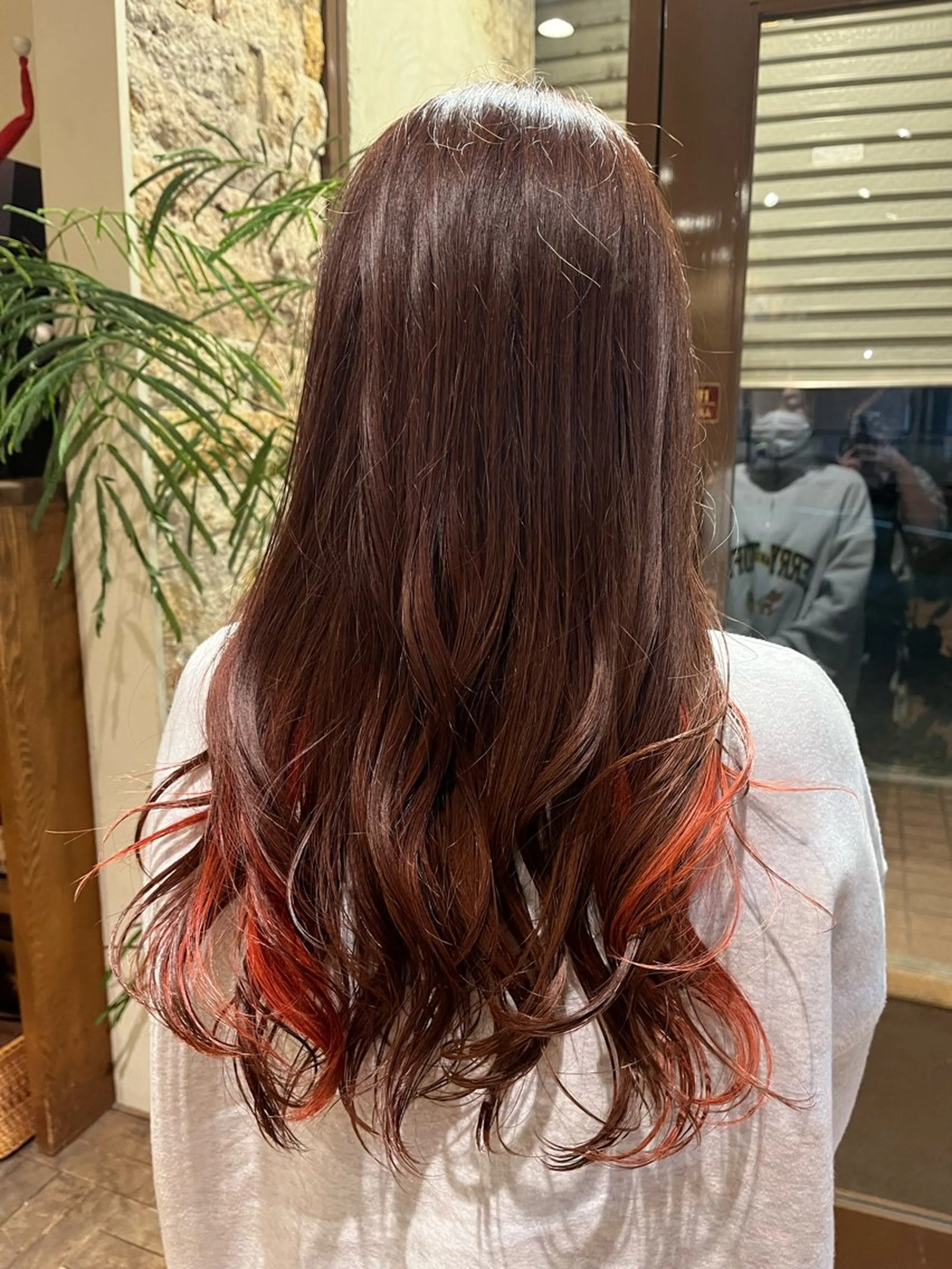 カラー インナーカラー オレンジ オレンジレッド レッドカラー たおさき/レイヤー /似合わせショートのヘアスタイル