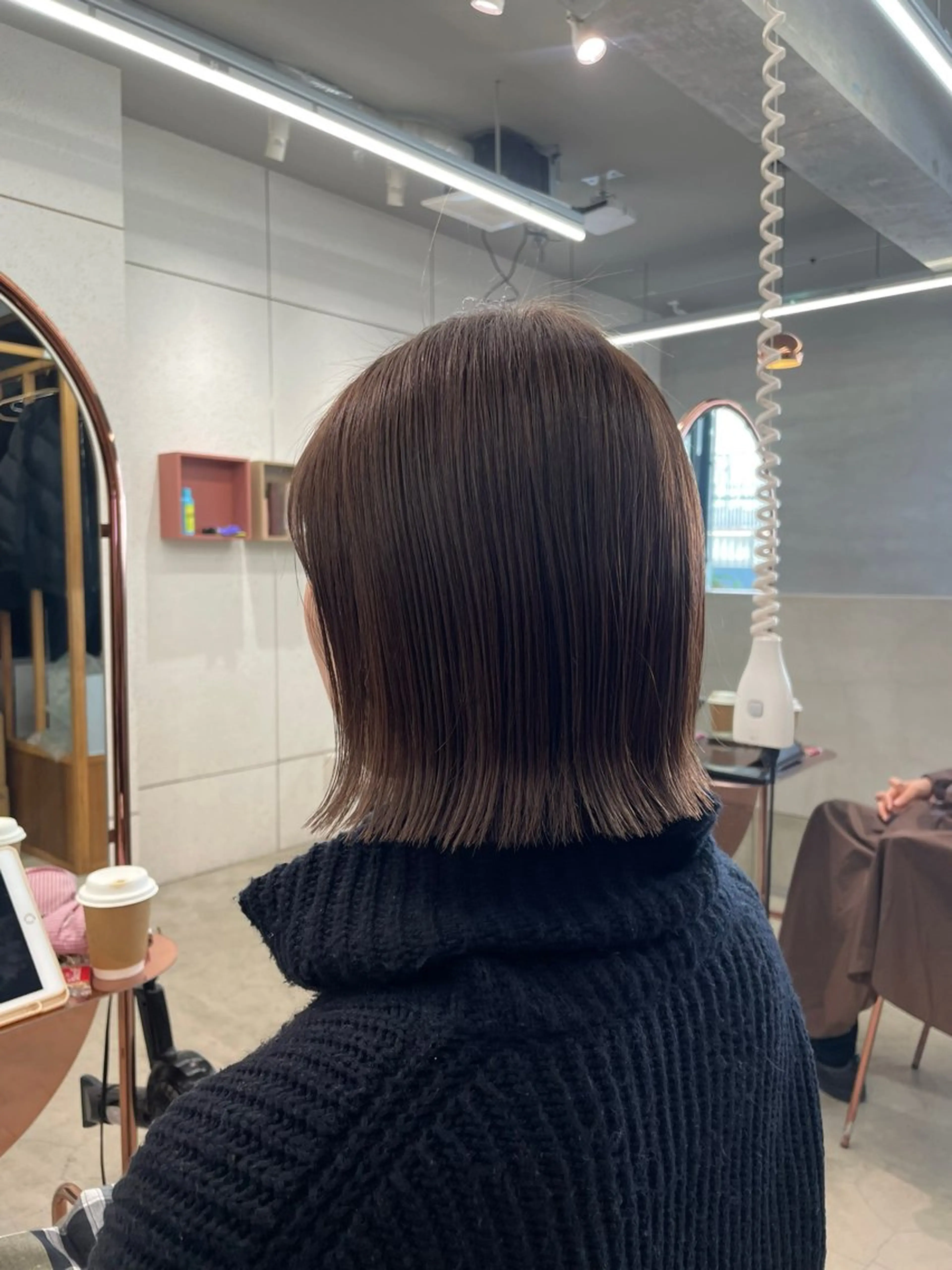 ショート カラー グレージュ 鶴井 美空のヘアスタイル