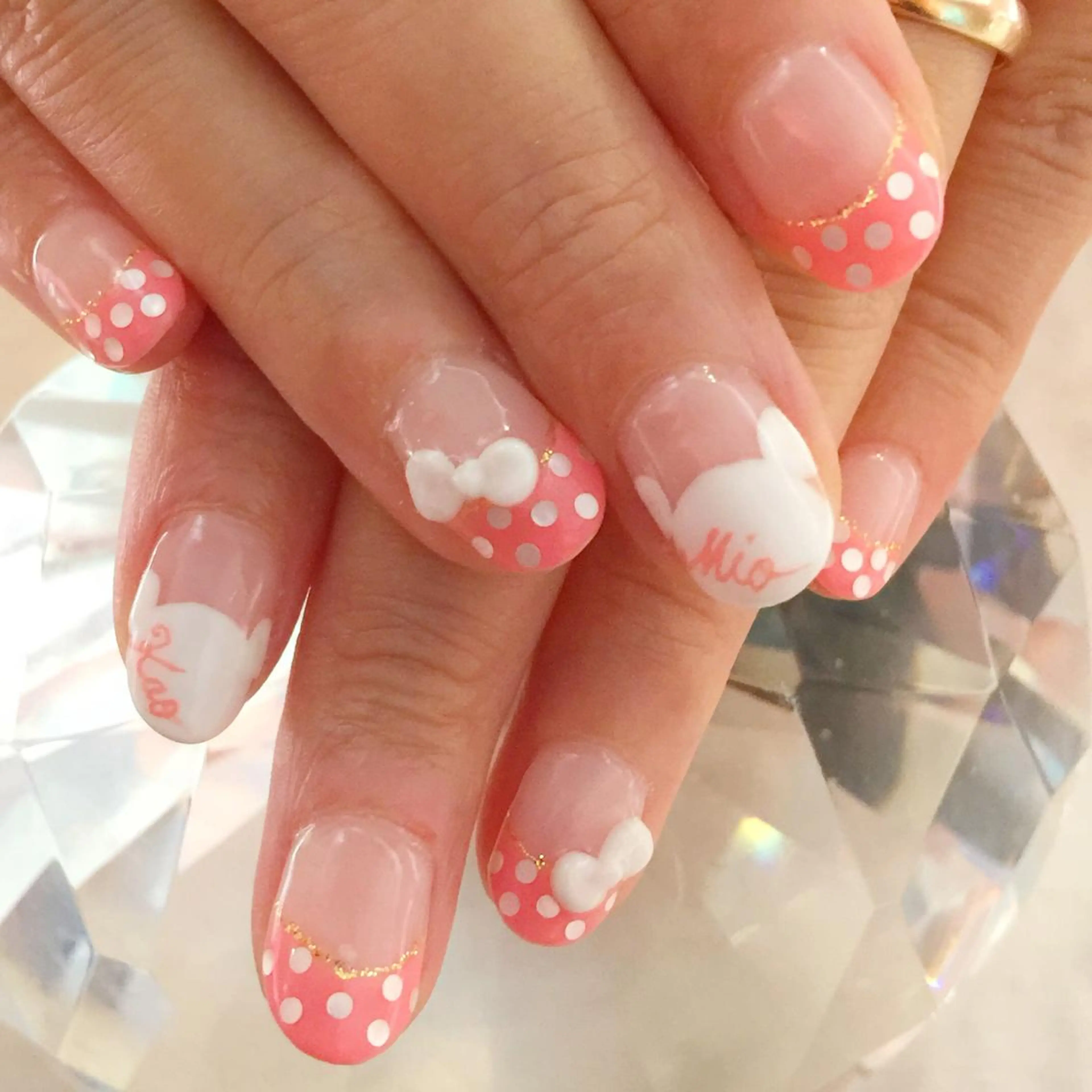 ネイル ドット フレンチネイル YUN 💅のネイルデザイン