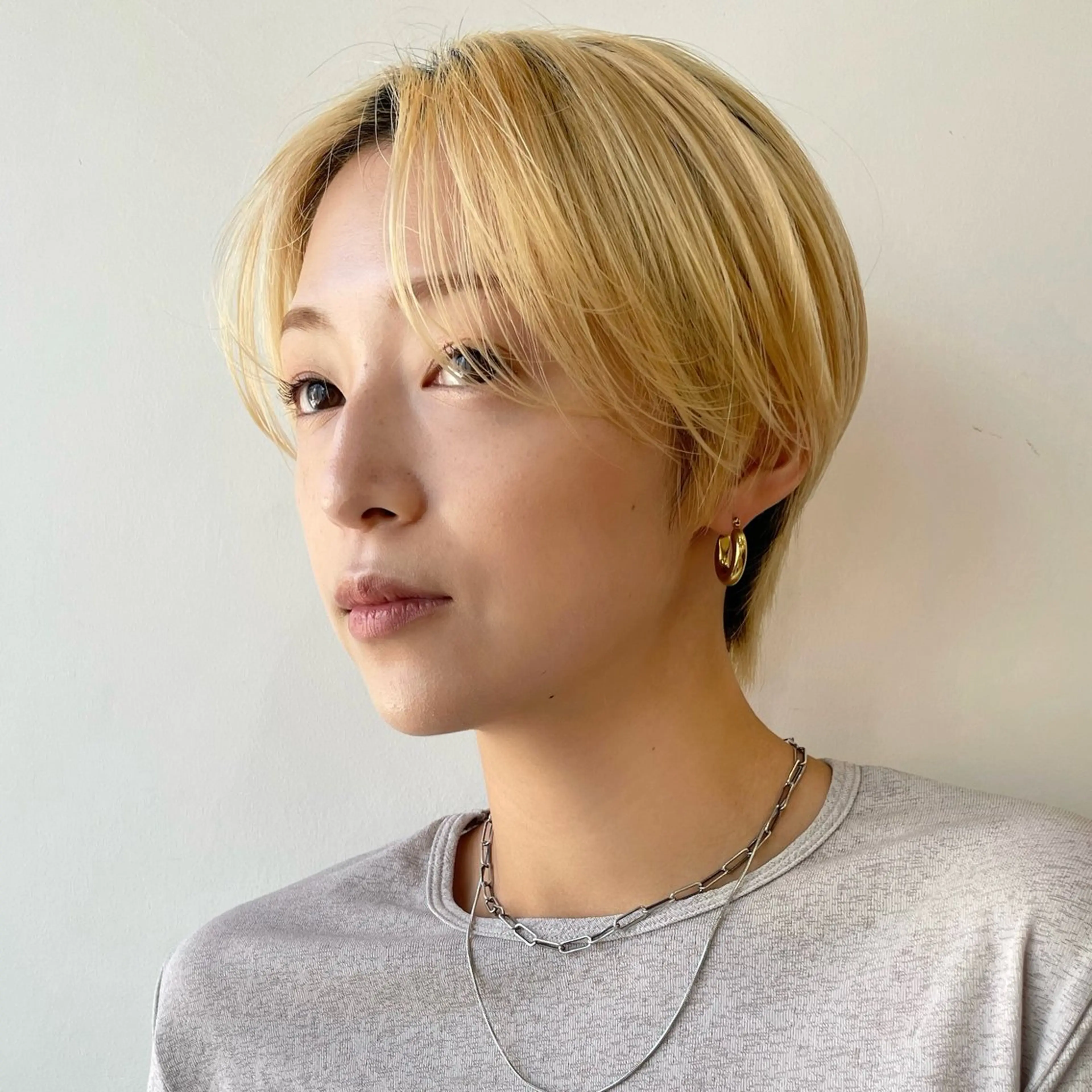 ショート カラー ハイトーンカラー ショートヘア 顔まわり/レイヤー/ 透明感/まいな🥨のヘアスタイル