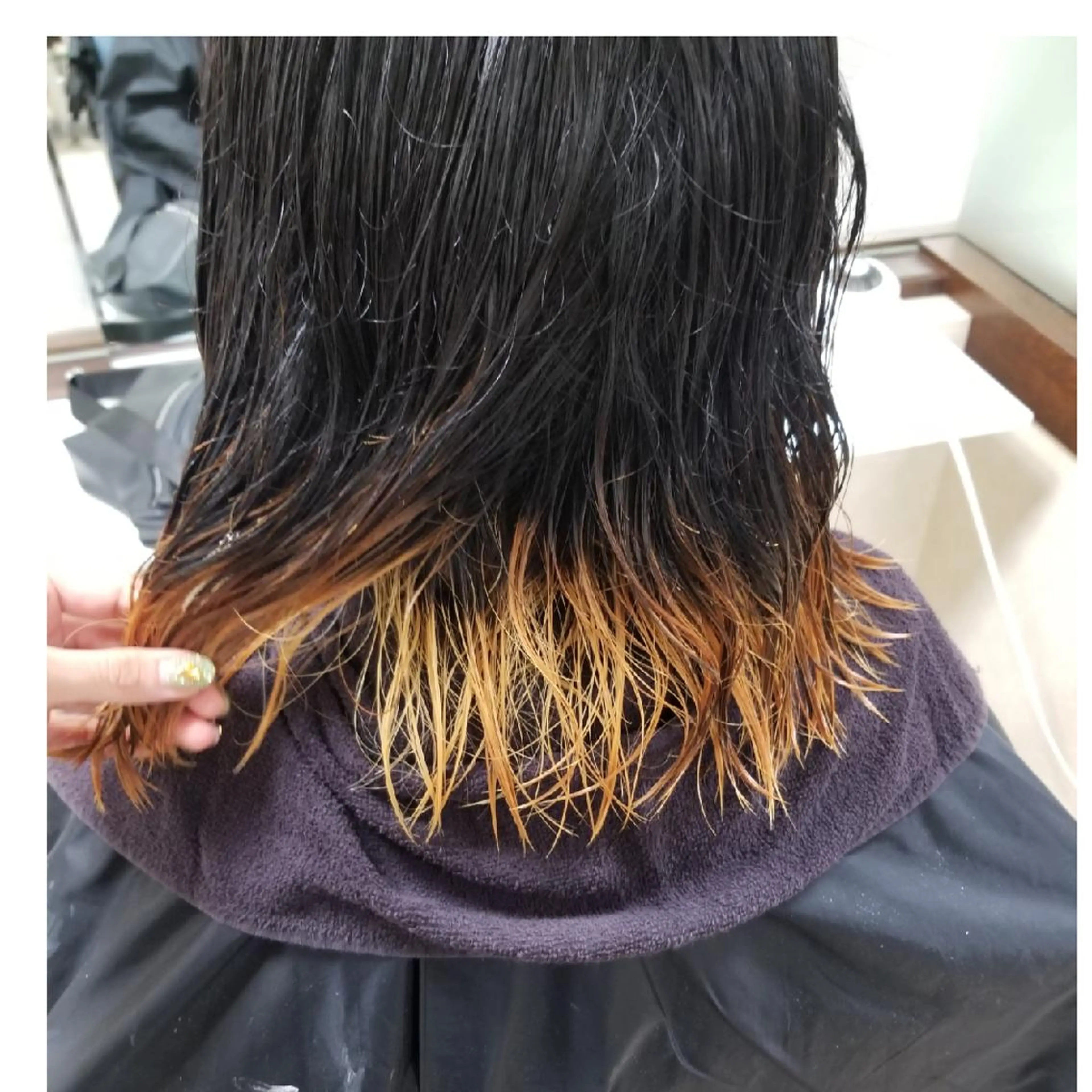 セミロング カラー バレイヤージュ ブリーチ レイヤーカット ラカリテ所属・渋谷 りなのヘアスタイル