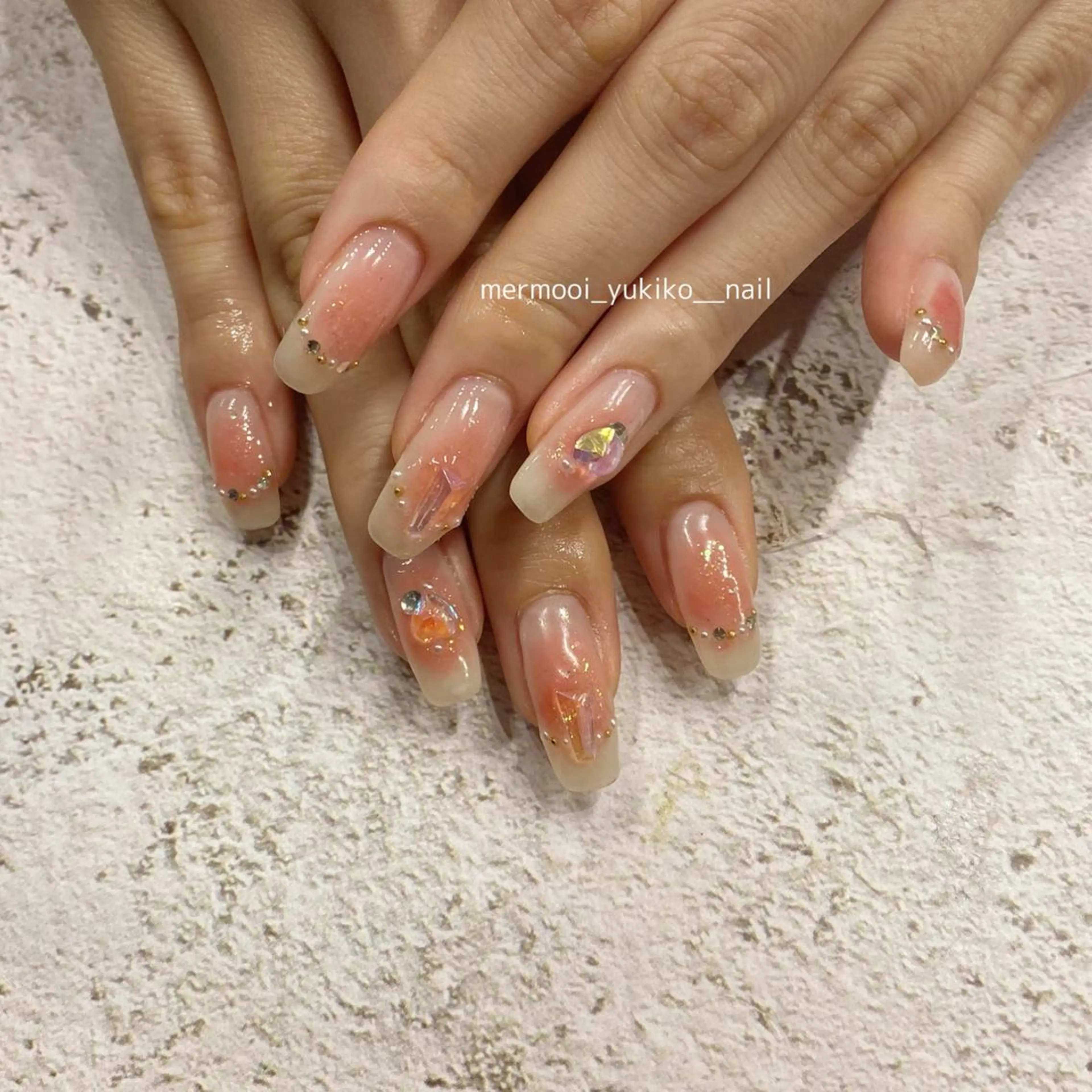ネイル アートネイル チークネイル キラキラネイル ロングネイル ストーンネイル ハンドネイル mermooi nailのネイルデザイン