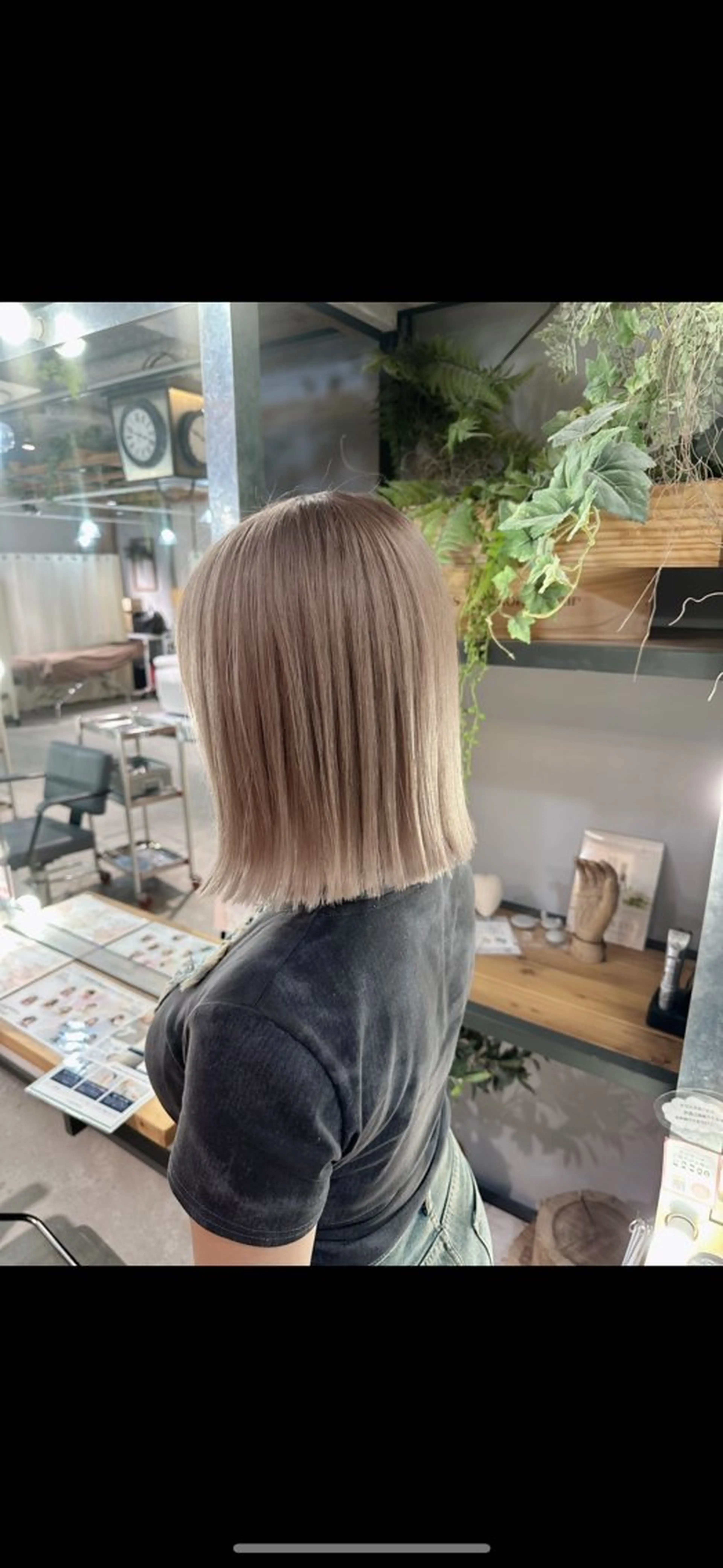 ショート カラー ベージュカラー ブリーチ ホワイトベージュ ヘアカラー 溜 一太のヘアスタイル