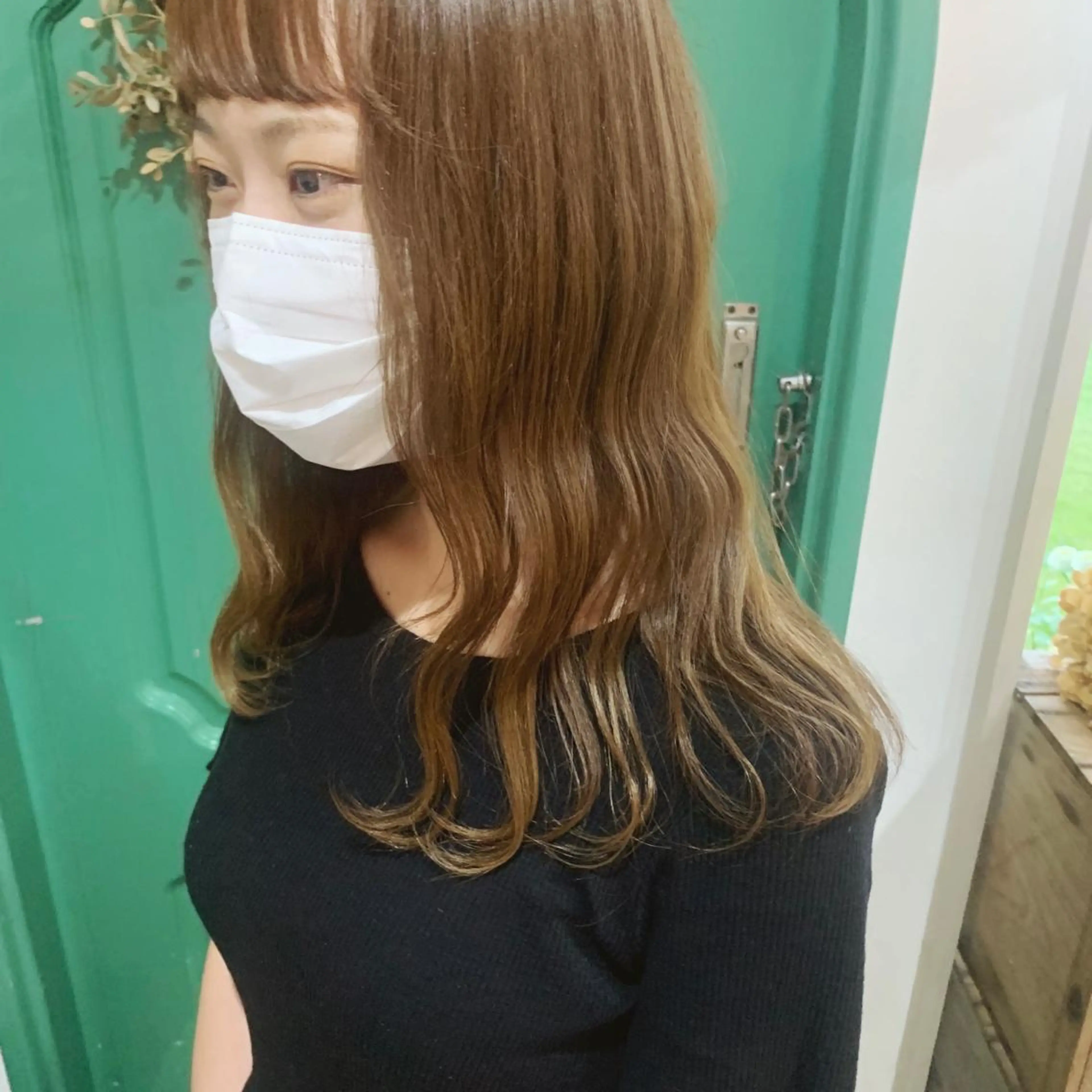 セミロング ヘアカラー トリートメント 佐藤 美咲のヘアスタイル