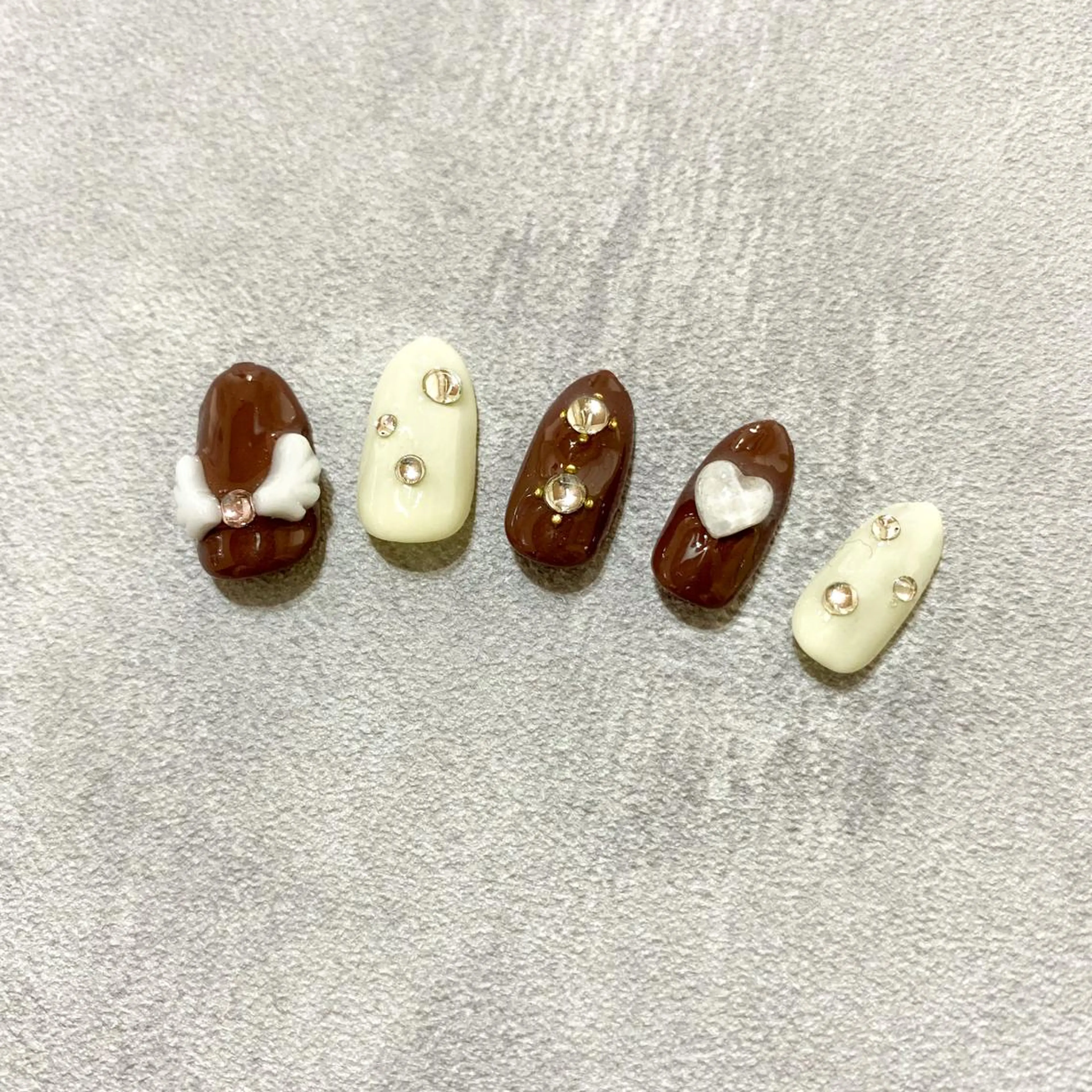 ネイル ゴテゴテ💙ワンホン リオナのネイルデザイン