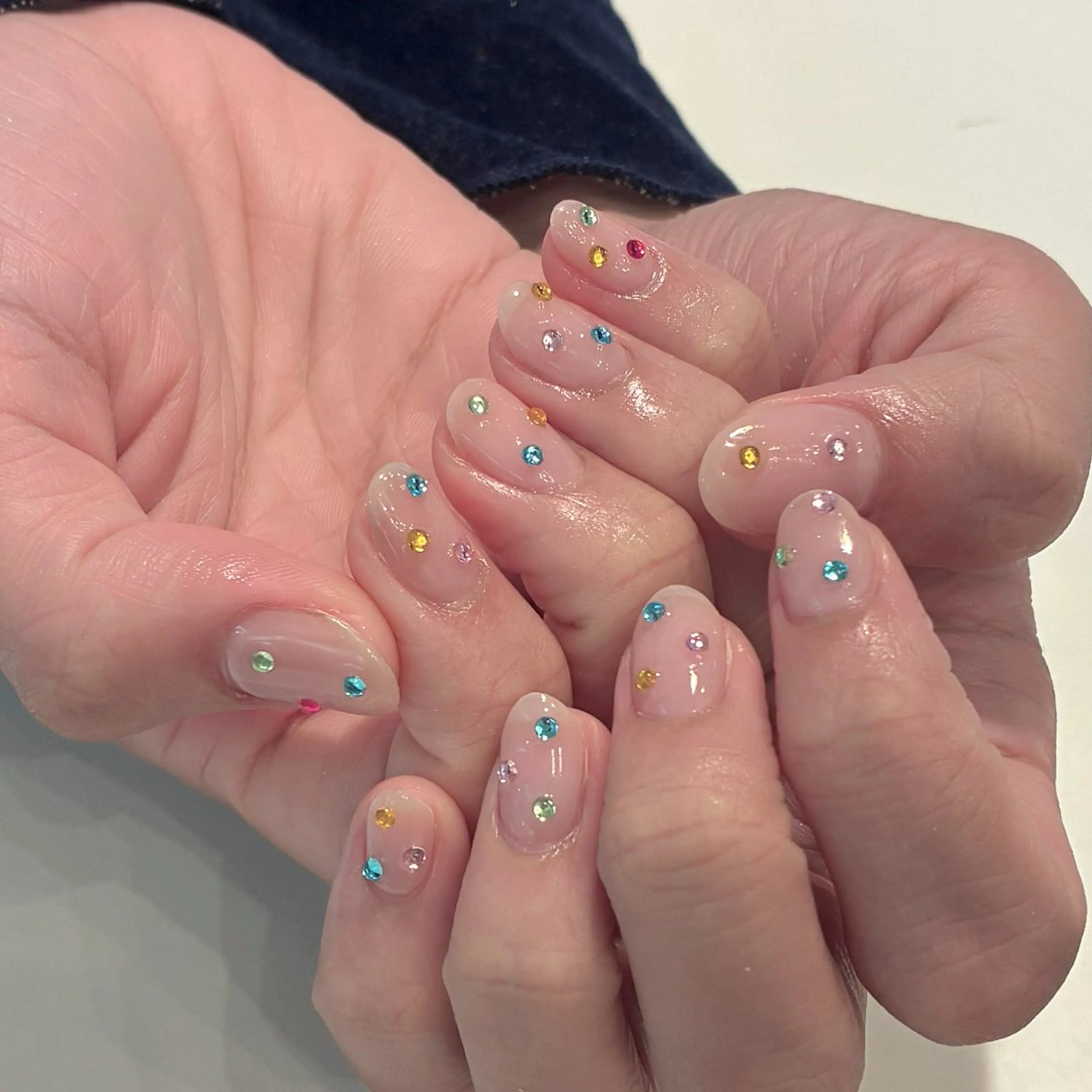 ネイル アートネイル ワンカラーネイル ストーンネイル ハンドネイル ネイルサロン💎 Bibiのネイルデザイン