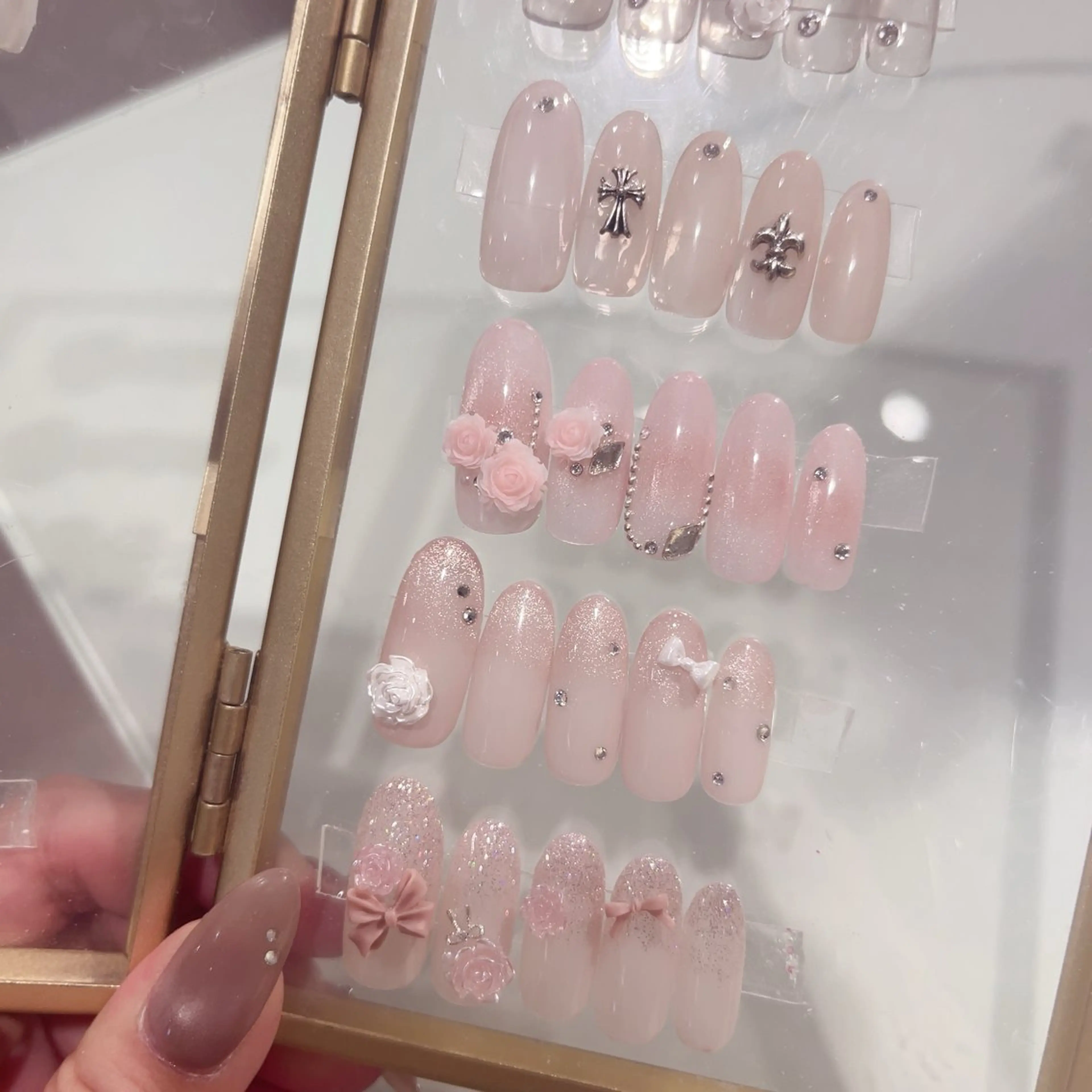 ネイル アートネイル 持ち込み ハンドネイル KOKONA 🎀のネイルデザイン