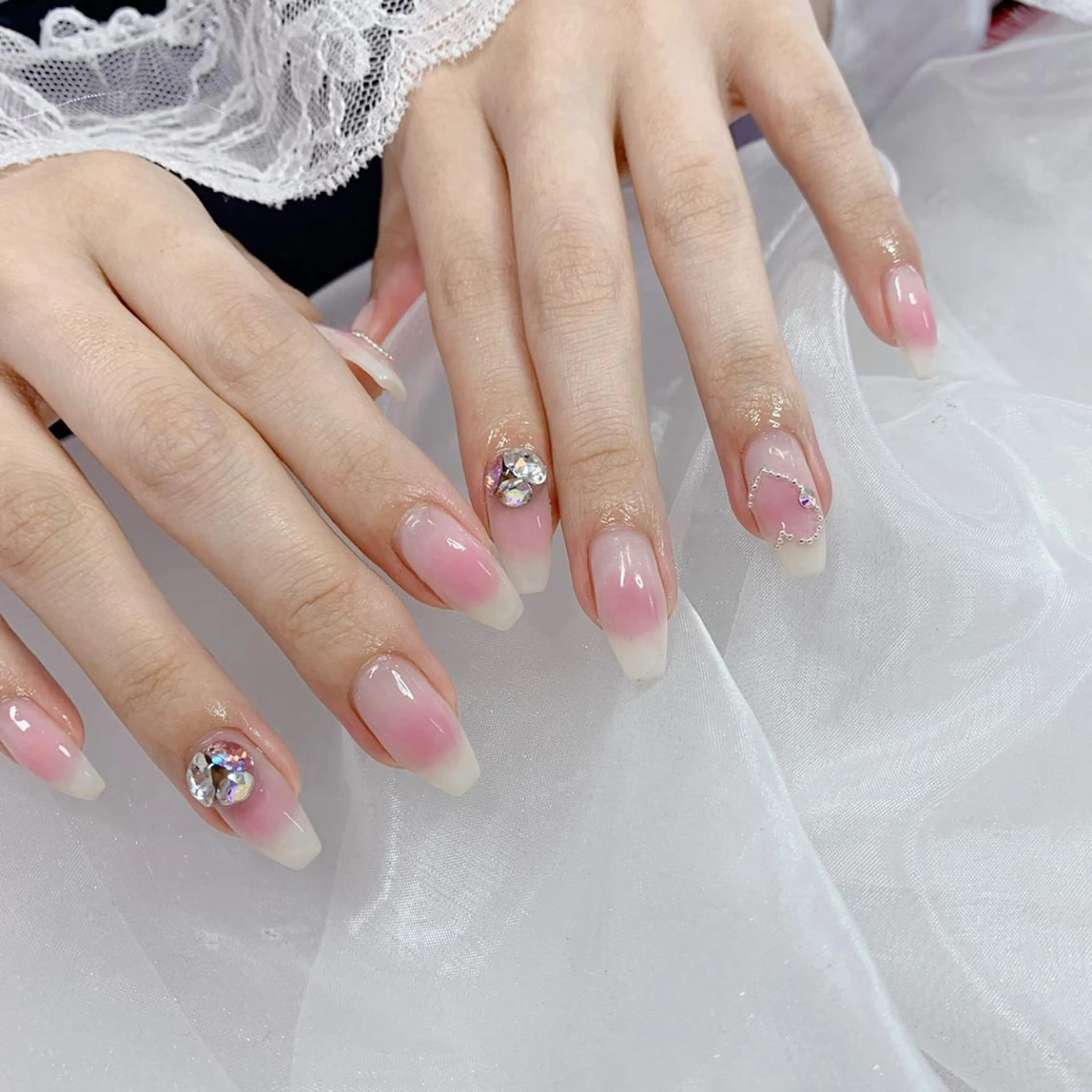 ネイル ハンドネイル La neige* yuki 🥯🍑のネイルデザイン