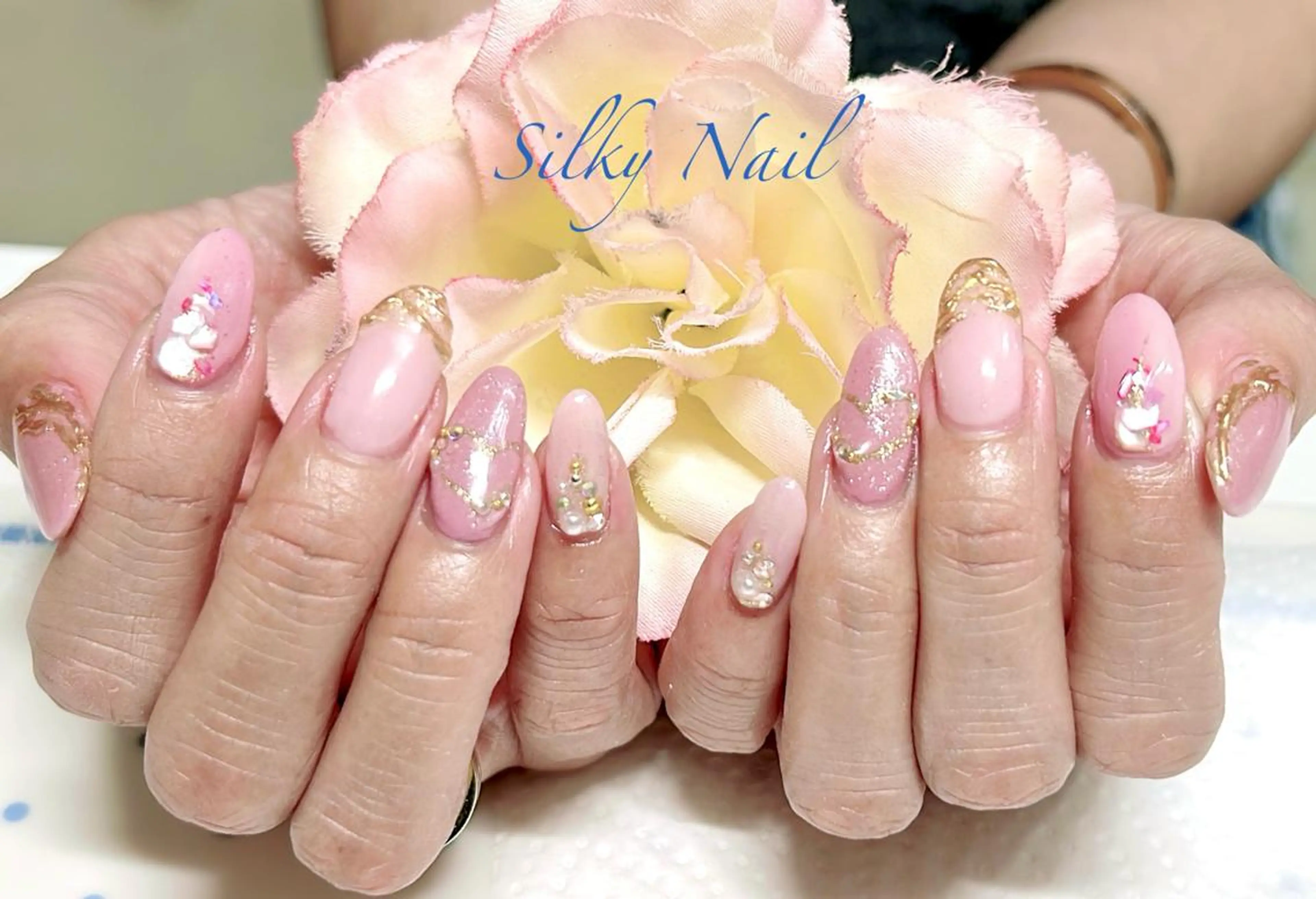 ネイル Silky_nail Sの眉毛・アイブロウイメージ