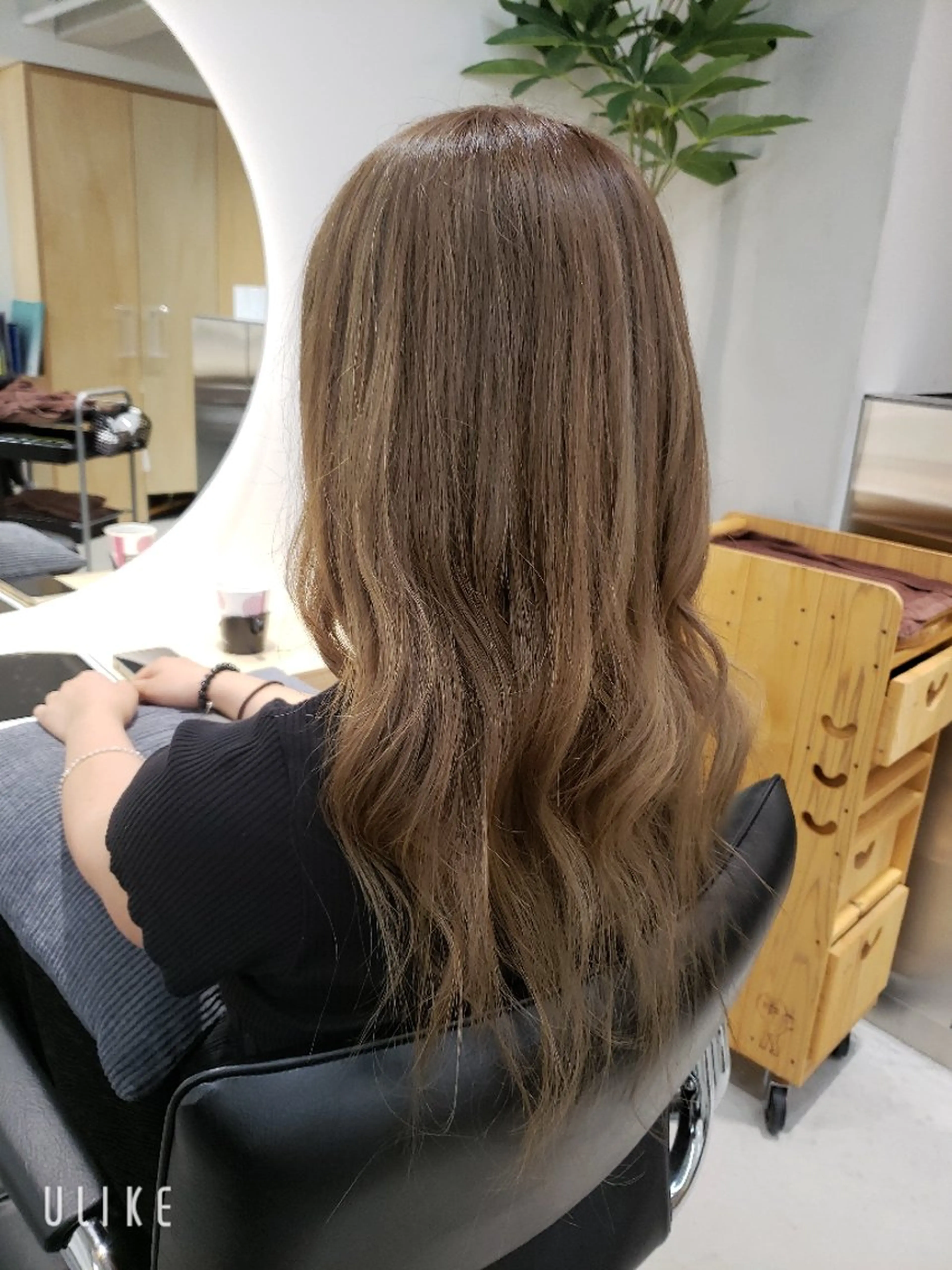 ロング ハイライト ヘアカラー トリートメント 町田 築のヘアスタイル