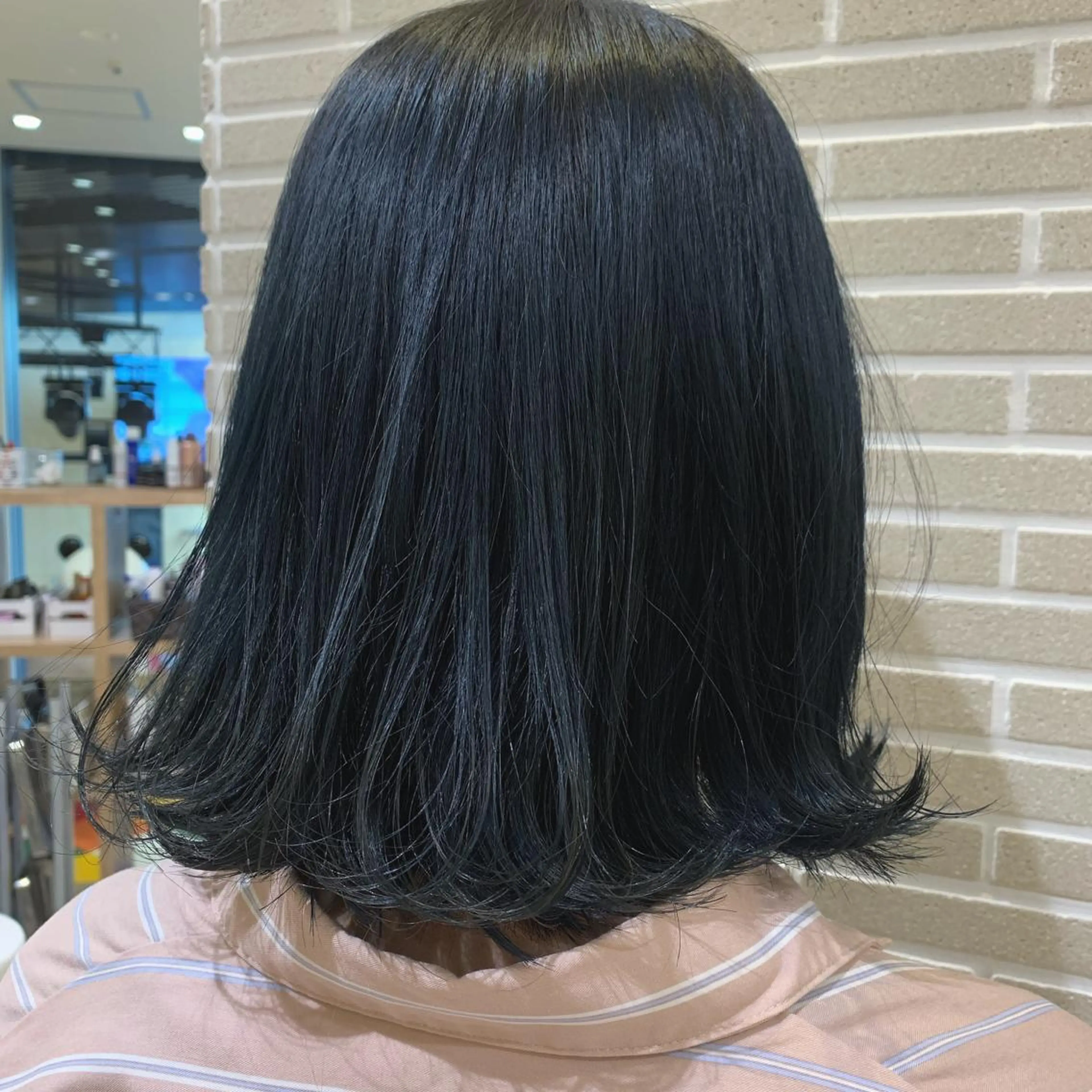 ミディアム ヘアカラー amie三ノ宮所属・潟上 菜摘のヘアスタイル