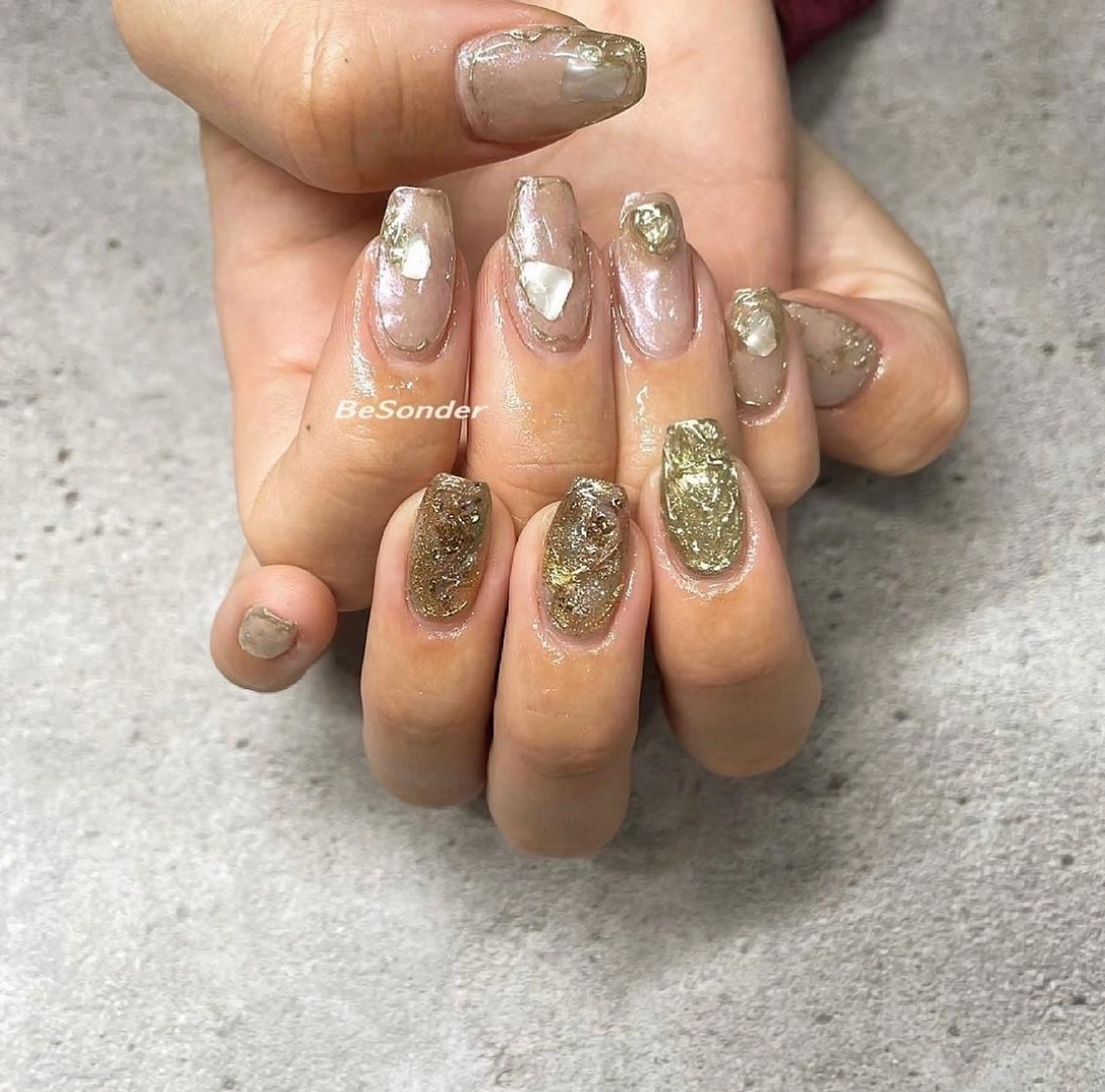 ネイル オーロラネイル ミラーネイル ニュアンスネイル 𝐅𝐢𝐢【本町/ ネイル】Miho💜のネイルデザイン