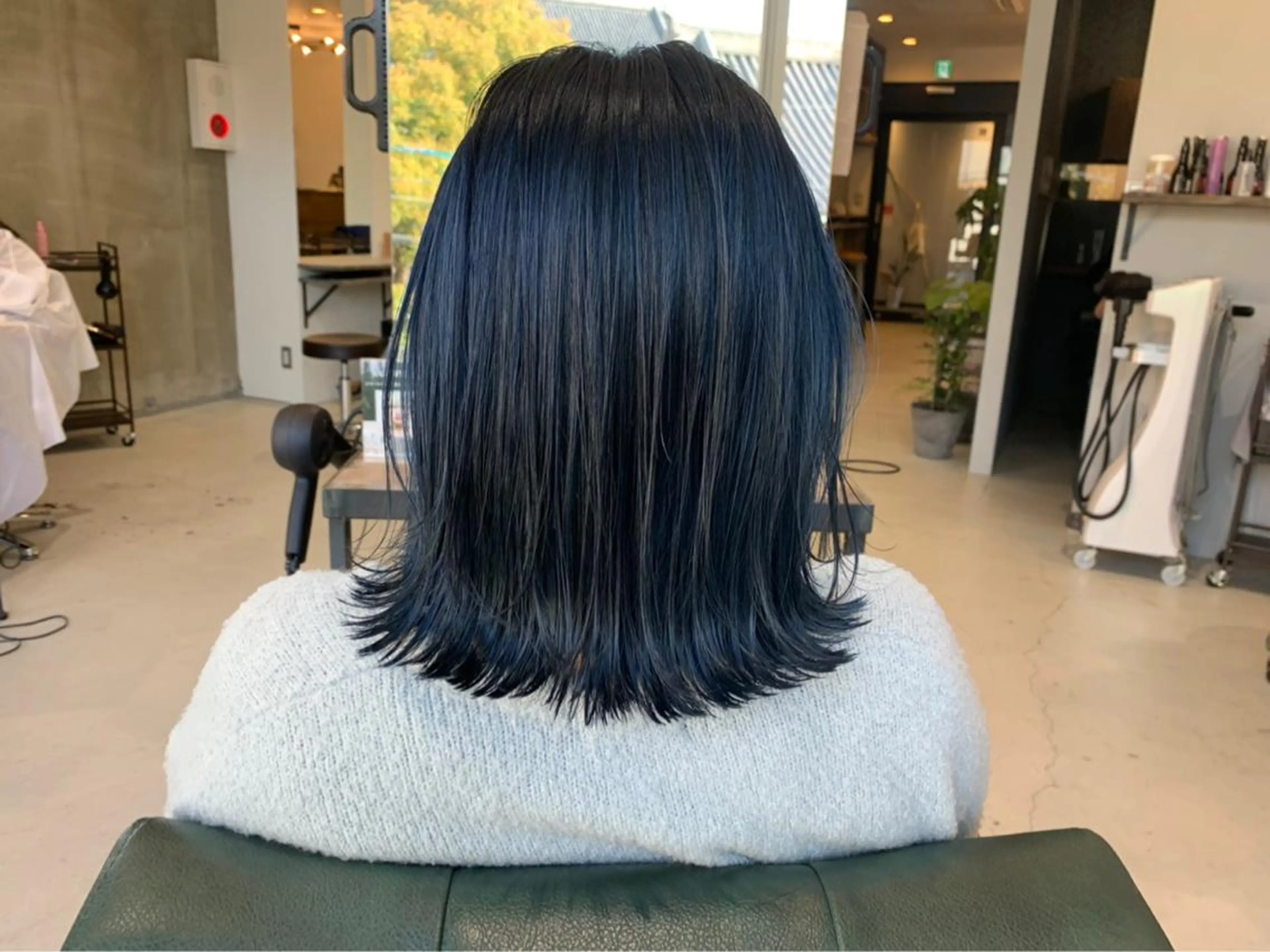 ミディアム カラー 鈴木 美紅のヘアスタイル